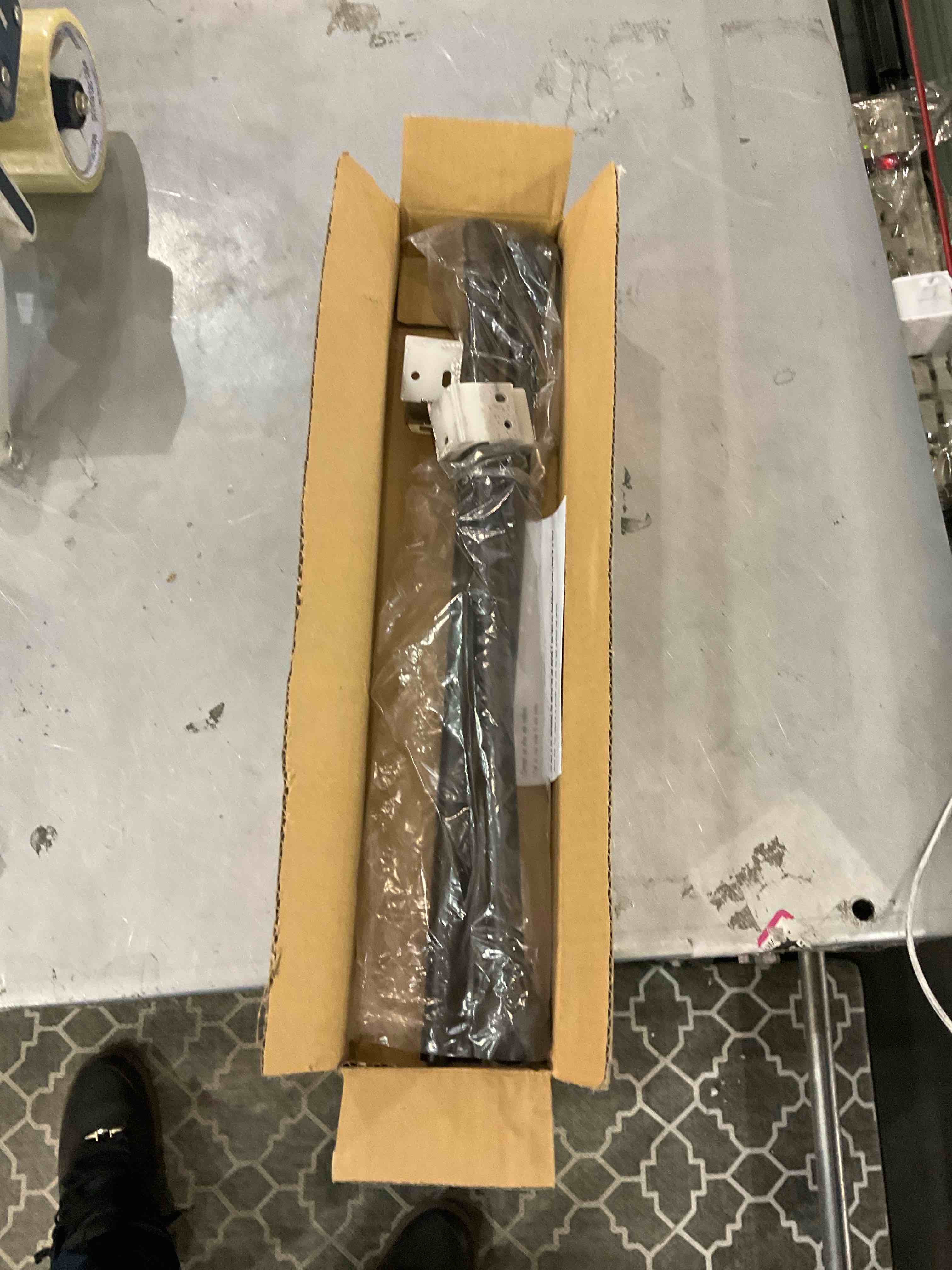 https://s3.amazonaws.com/lotting-images-prod/bidfta/EXS00888028_1700238467206.jpeg
