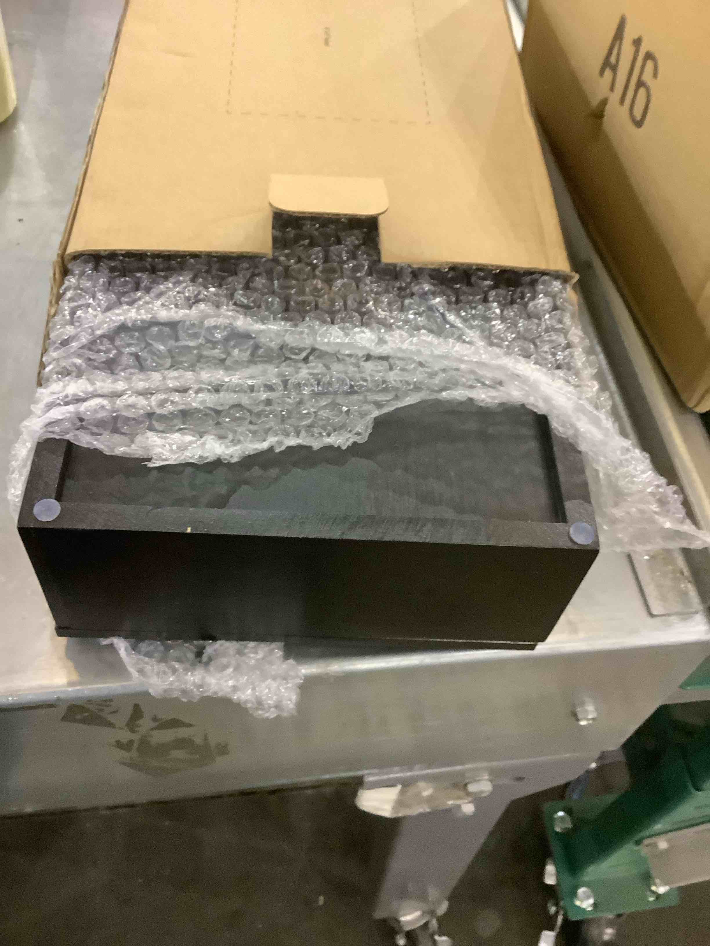 https://s3.amazonaws.com/lotting-images-prod/bidfta/EXS00889886_1700668964892.jpeg