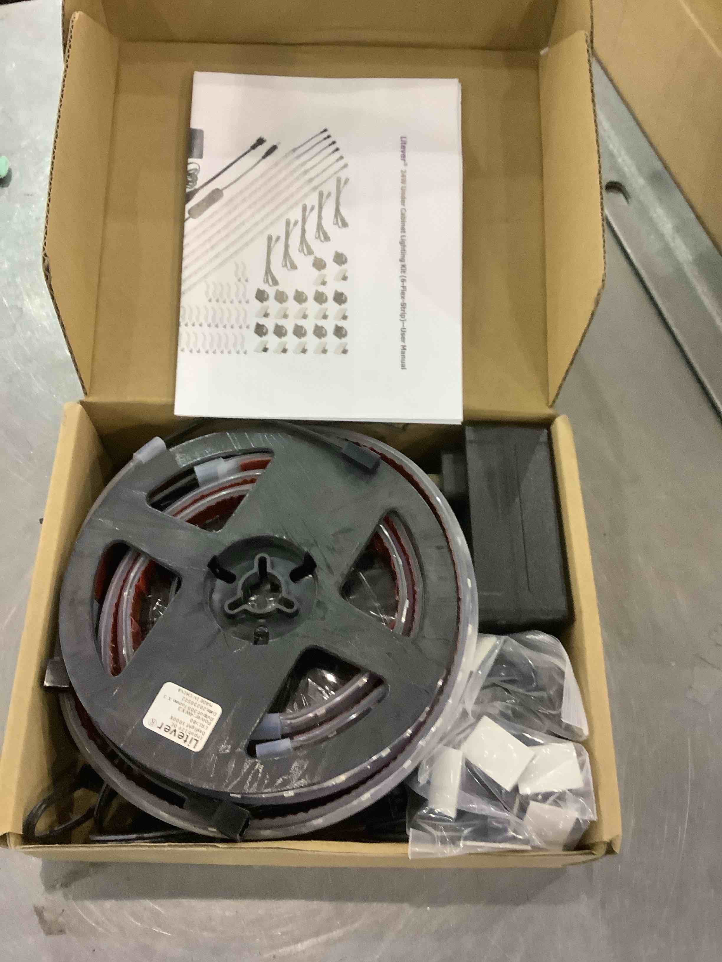 https://s3.amazonaws.com/lotting-images-prod/bidfta/EXS00889999_1701088304728.jpeg