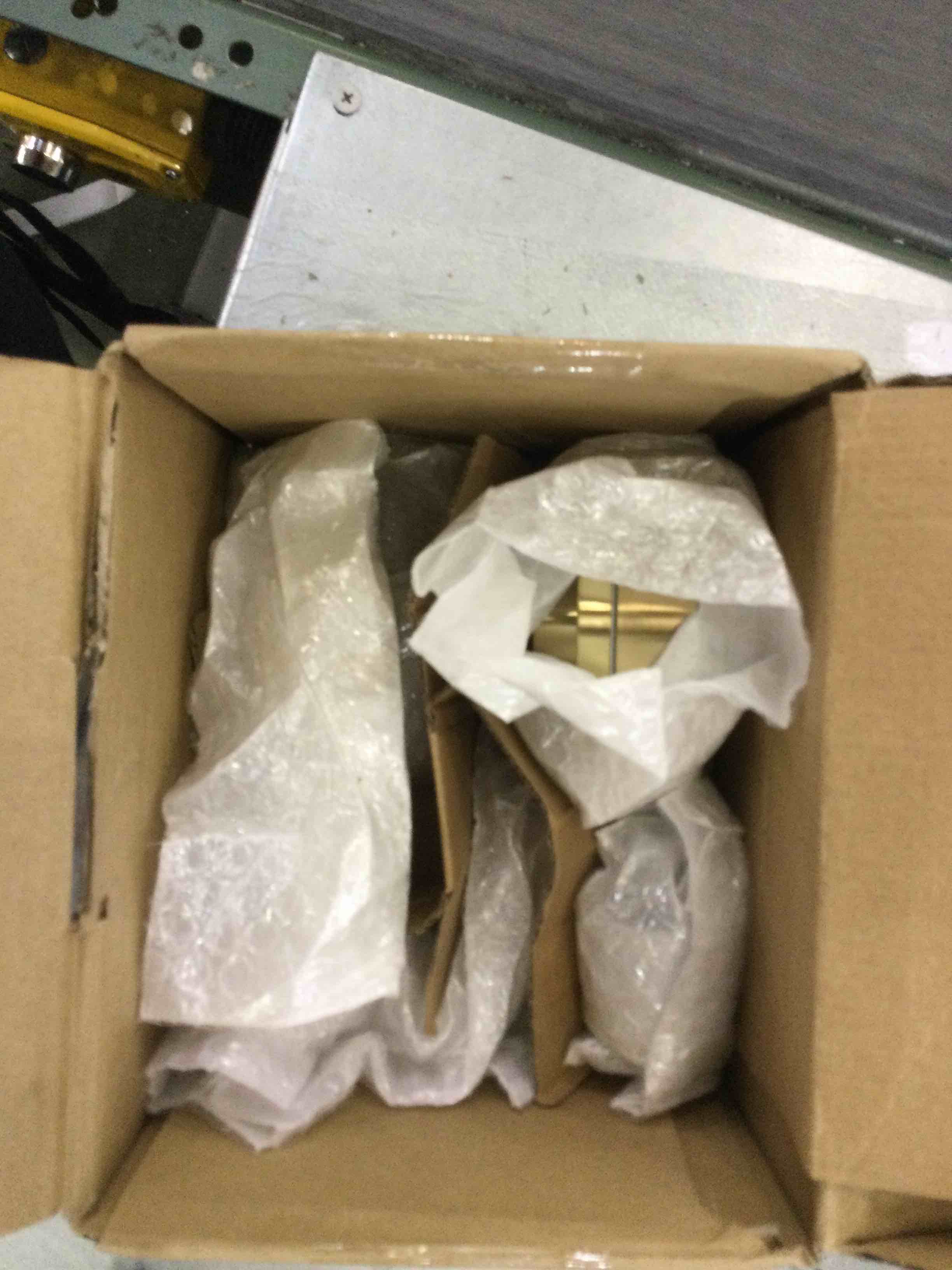 https://s3.amazonaws.com/lotting-images-prod/bidfta/EXS00890577_1700070530629.jpeg
