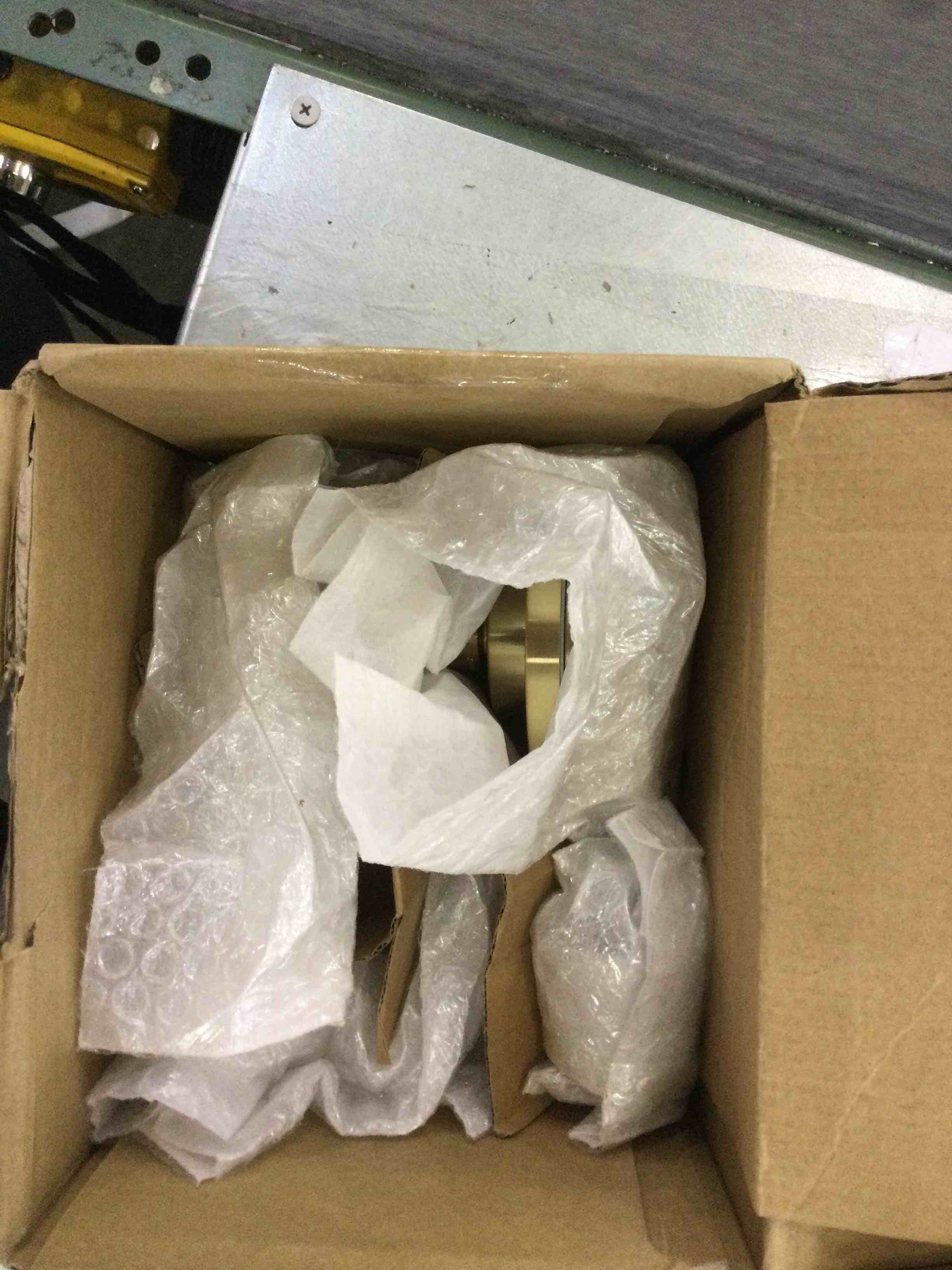 https://s3.amazonaws.com/lotting-images-prod/bidfta/EXS00890577_1700070531837.jpeg