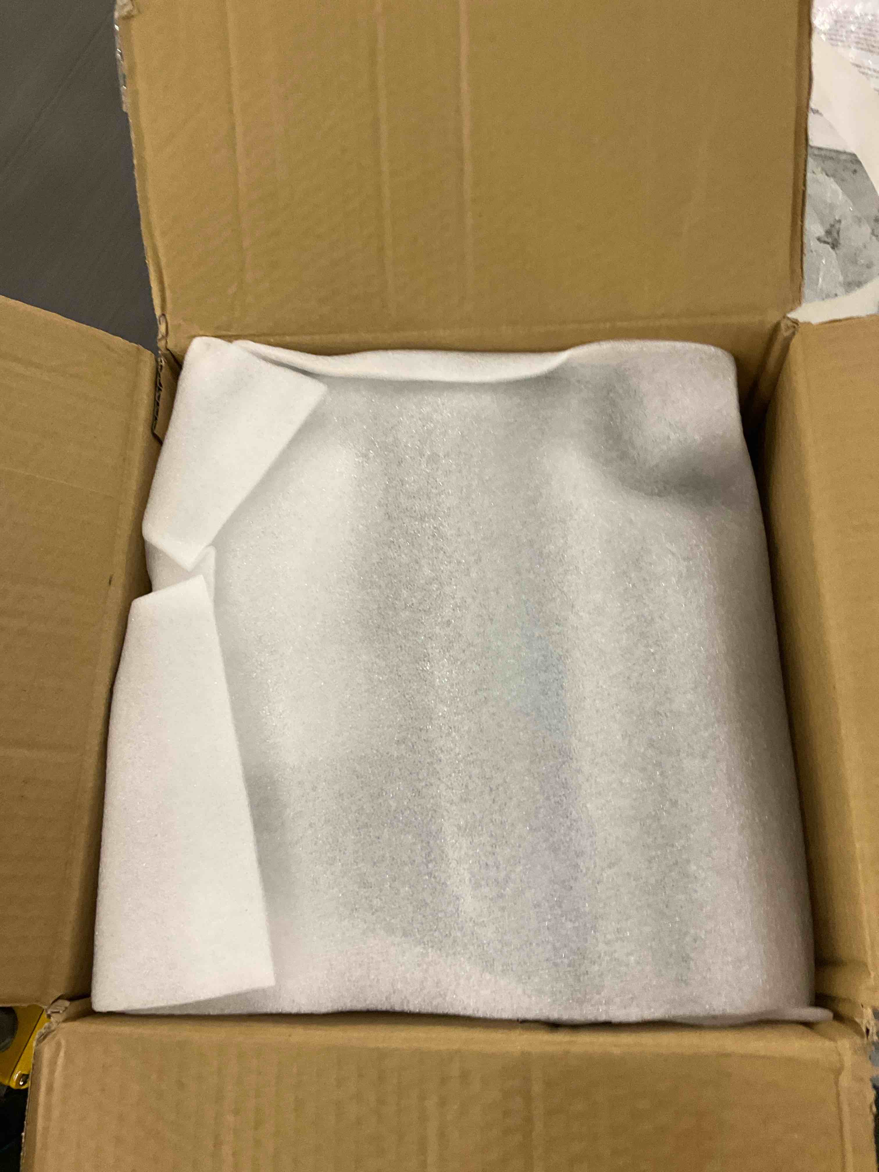 https://s3.amazonaws.com/lotting-images-prod/bidfta/EXS00890905_1700238386545.jpeg
