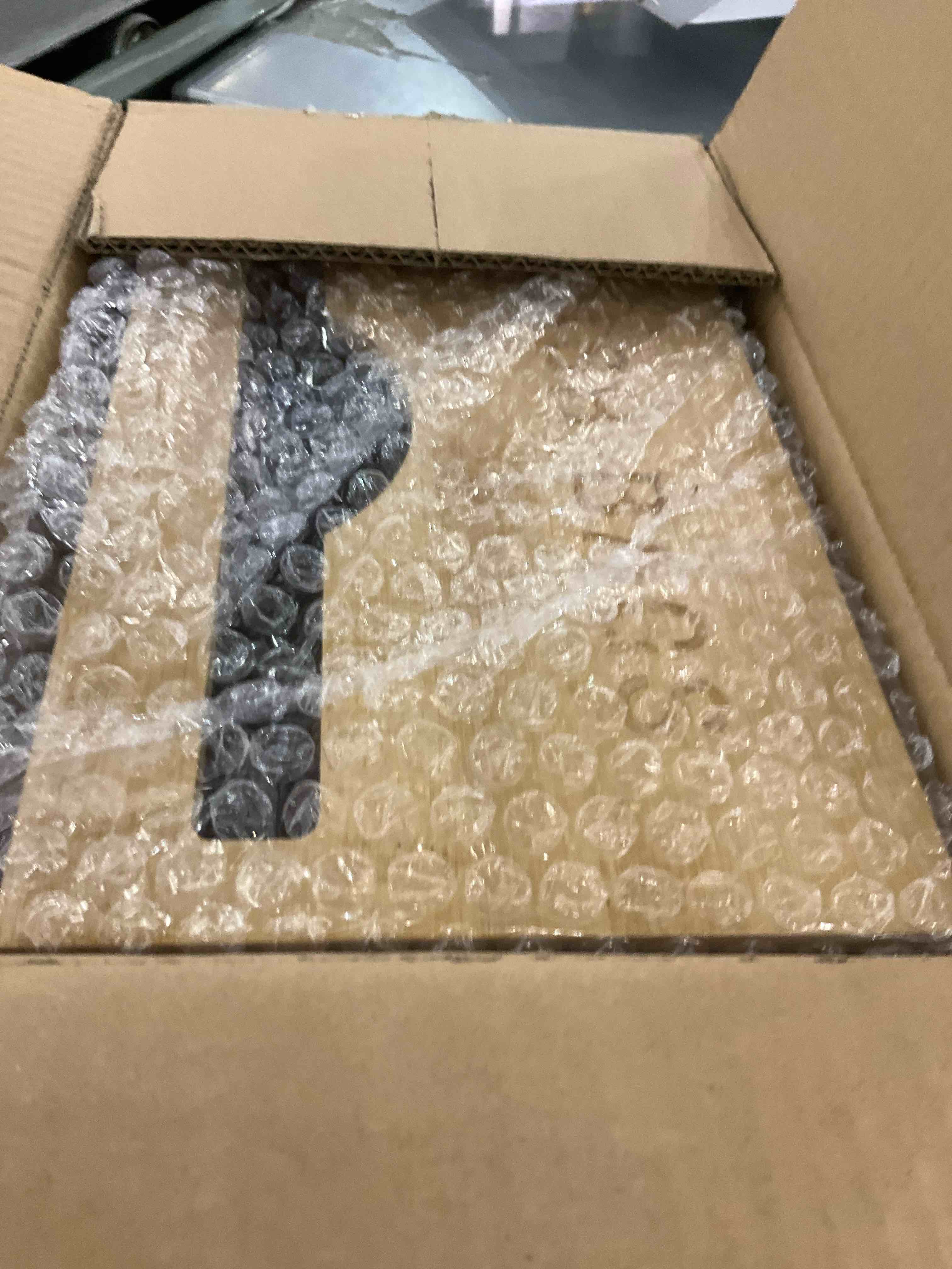 https://s3.amazonaws.com/lotting-images-prod/bidfta/EXS00891523_1701114651241.jpeg