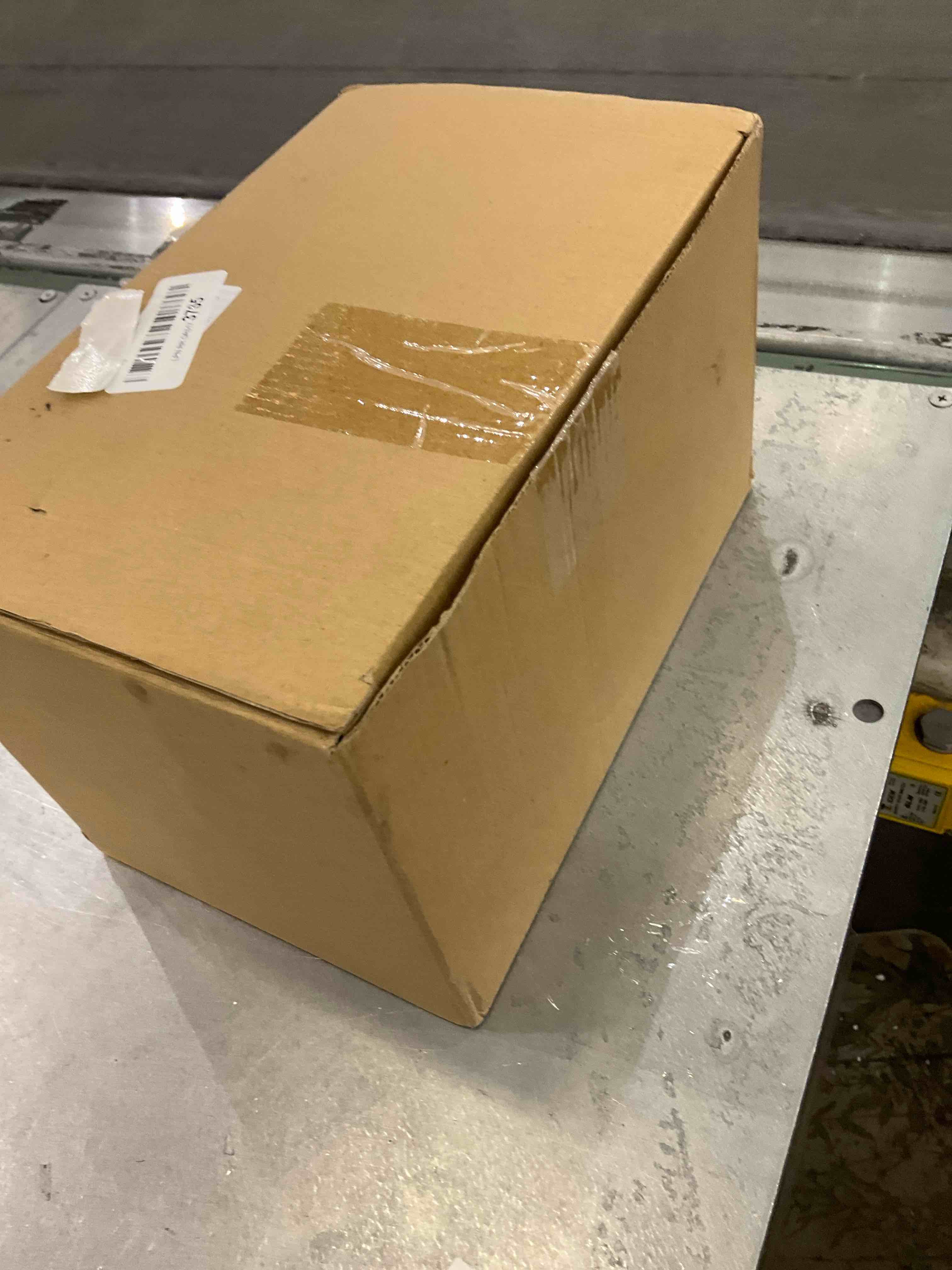 https://s3.amazonaws.com/lotting-images-prod/bidfta/EXS00892247_1699472672086.jpeg