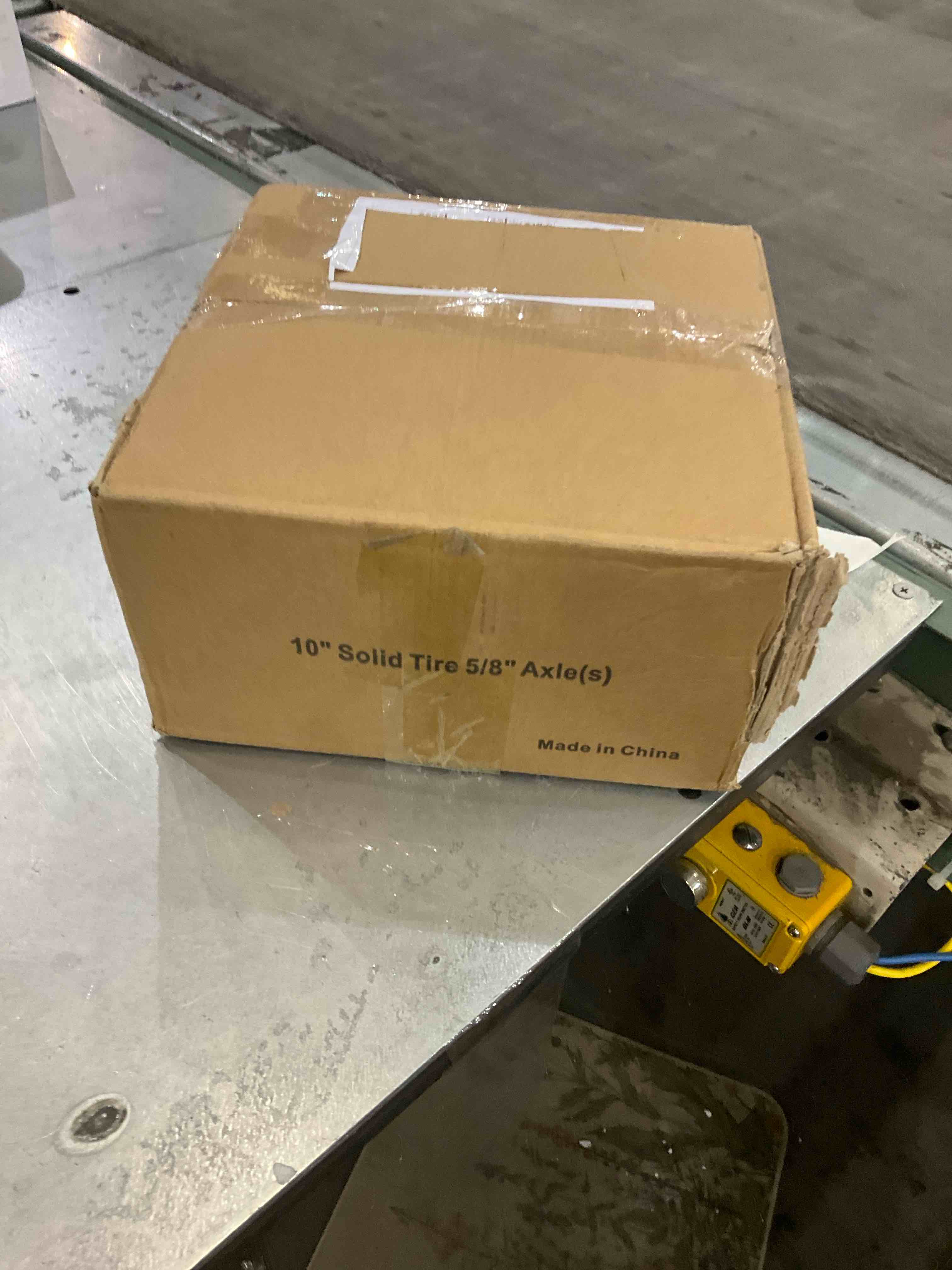 https://s3.amazonaws.com/lotting-images-prod/bidfta/EXS00892248_1699472743448.jpeg