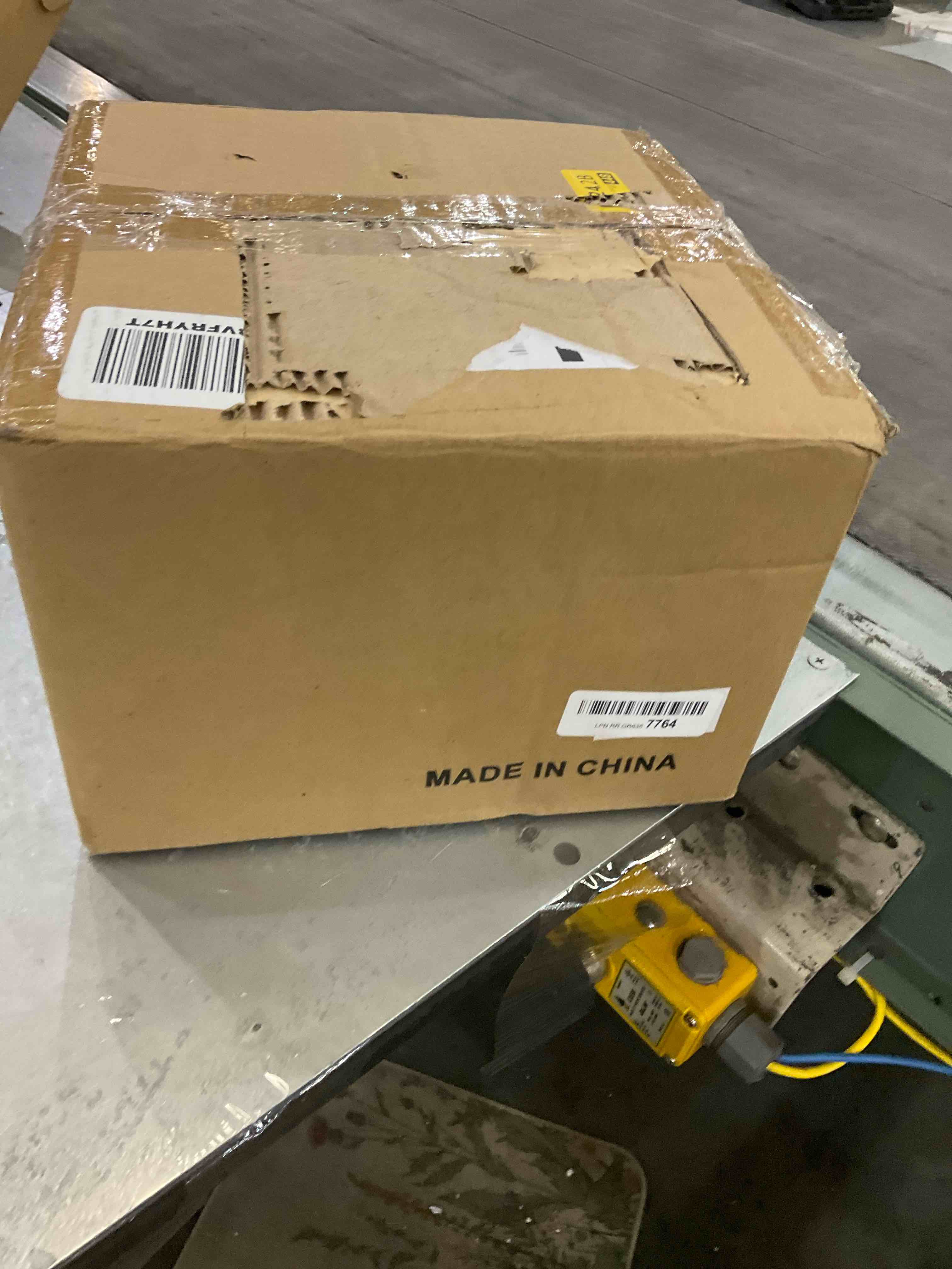 https://s3.amazonaws.com/lotting-images-prod/bidfta/EXS00892251_1699472965375.jpeg