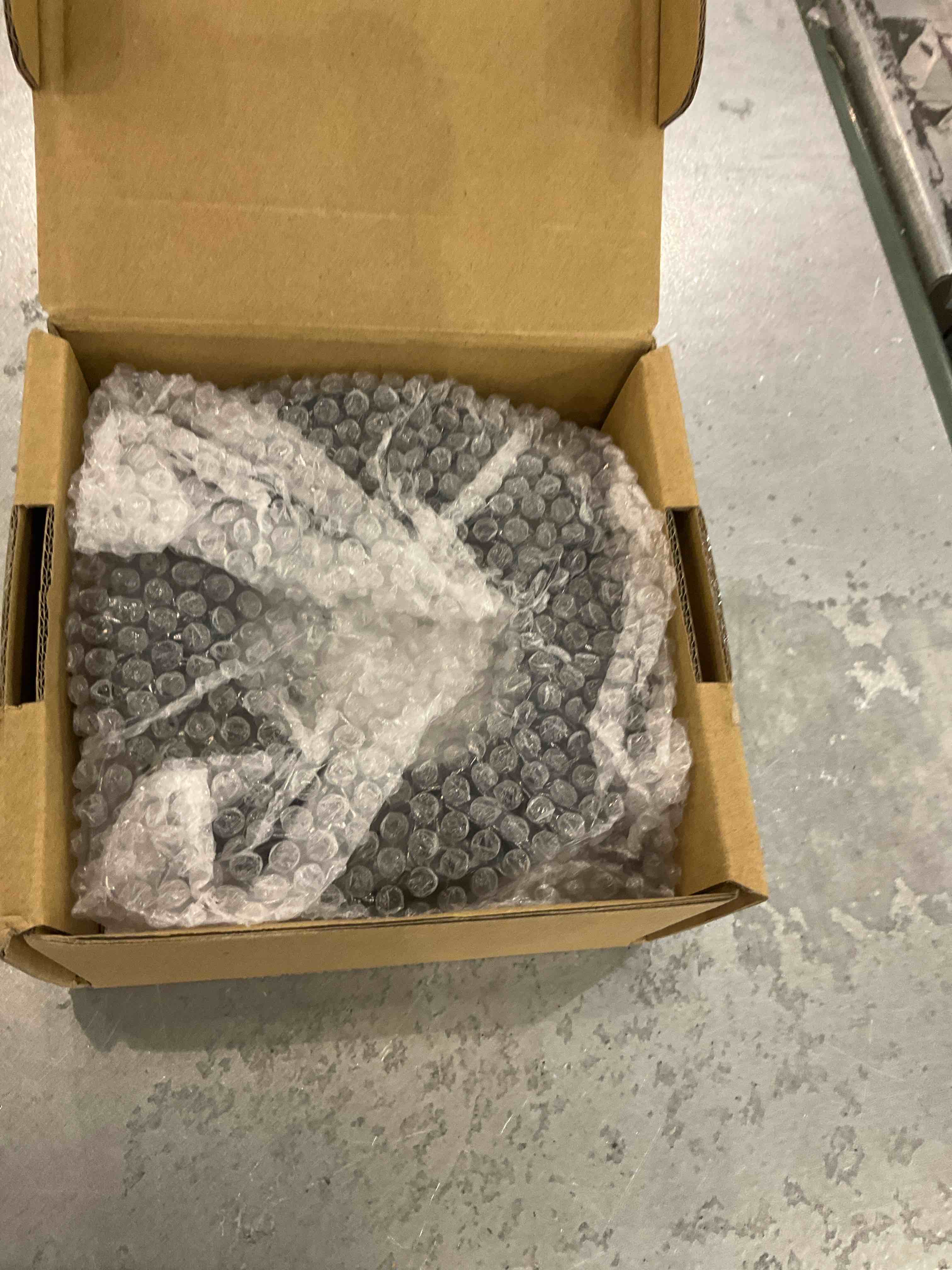 https://s3.amazonaws.com/lotting-images-prod/bidfta/EXS00892488_1699548451339.jpeg