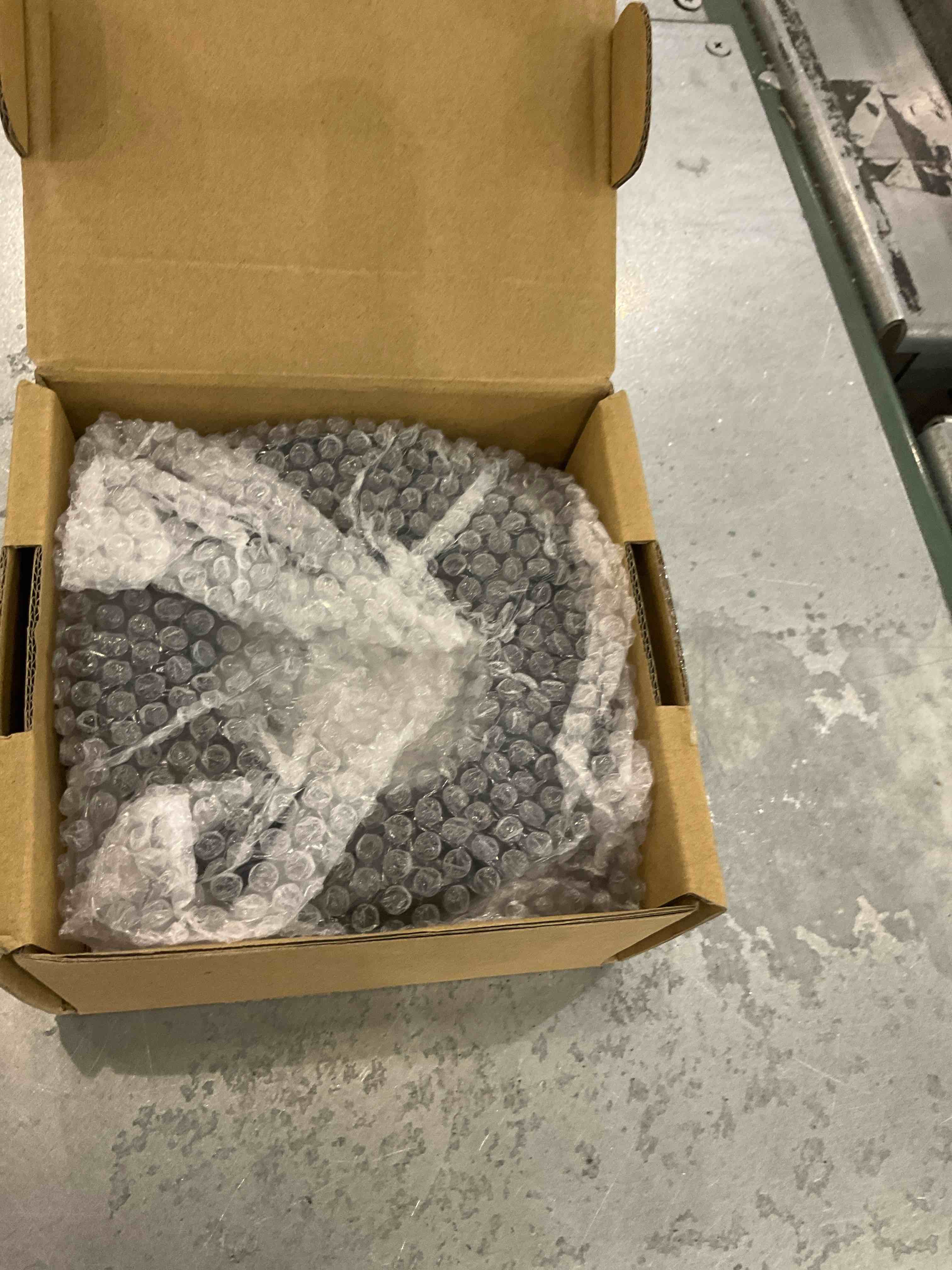 https://s3.amazonaws.com/lotting-images-prod/bidfta/EXS00892488_1699548452179.jpeg