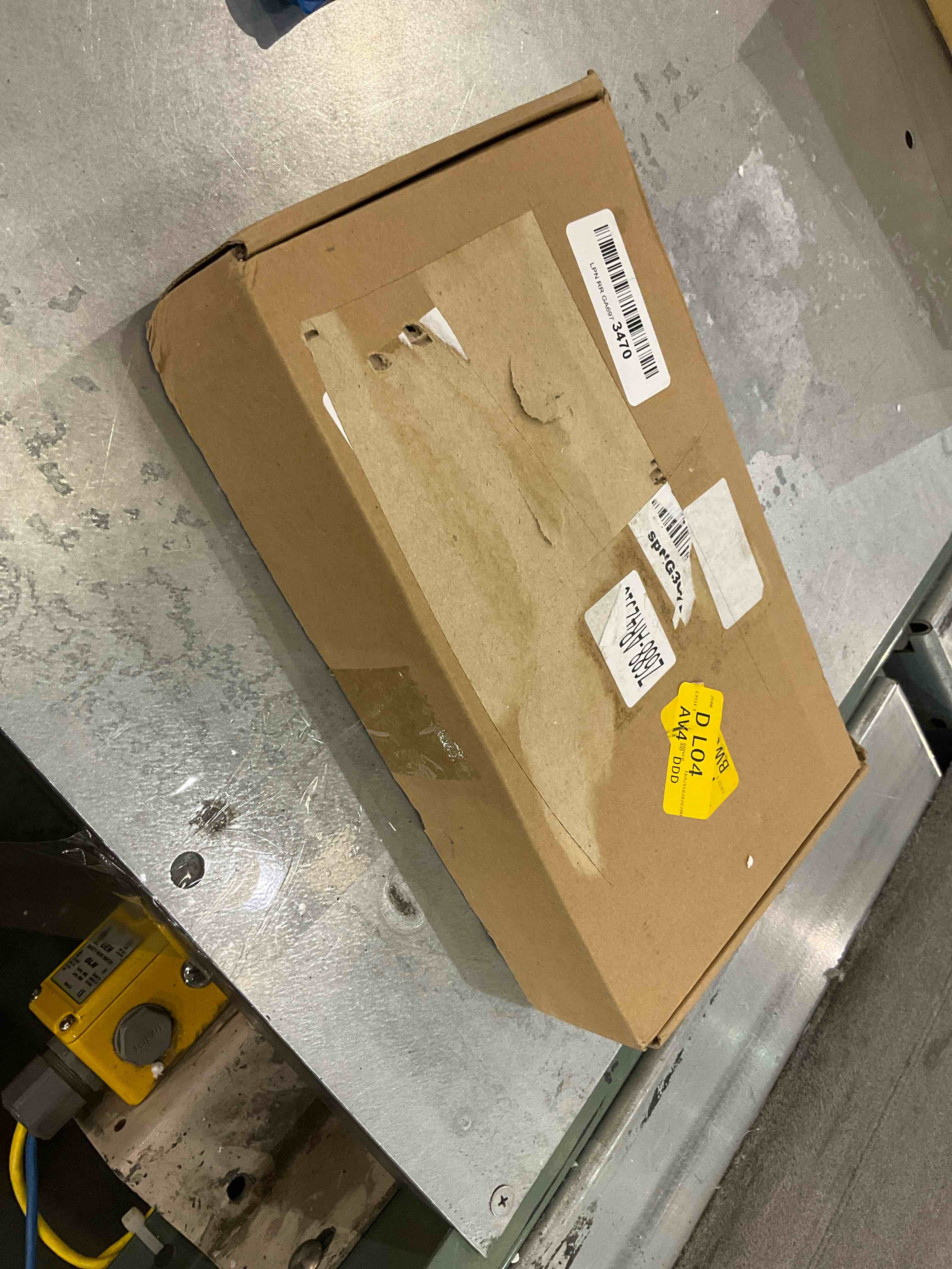 https://s3.amazonaws.com/lotting-images-prod/bidfta/EXS00892489_1699548505925.jpeg