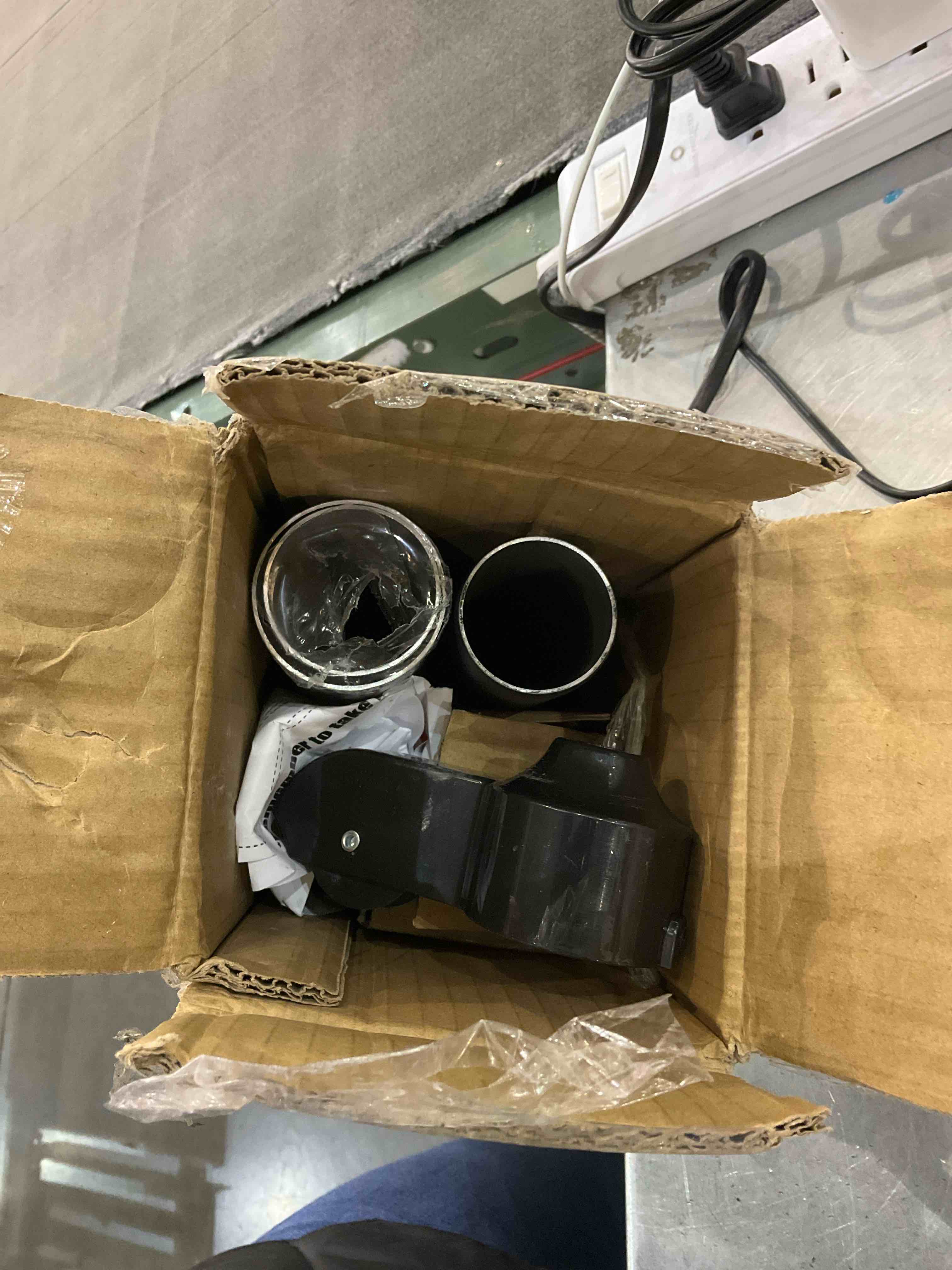 https://s3.amazonaws.com/lotting-images-prod/bidfta/EXS00893632_1700666214323.jpeg