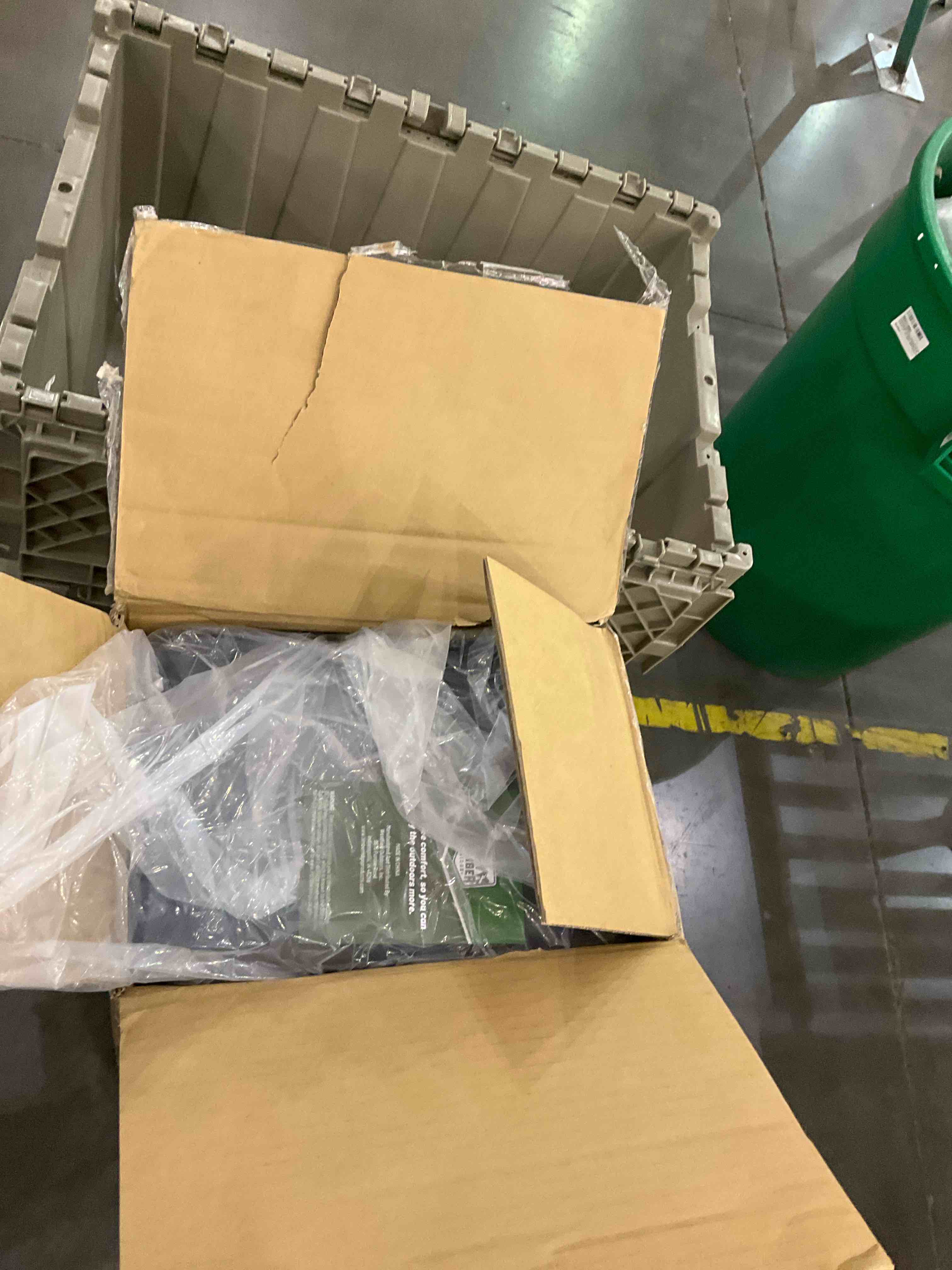 https://s3.amazonaws.com/lotting-images-prod/bidfta/EXS00893662_1700676486178.jpeg
