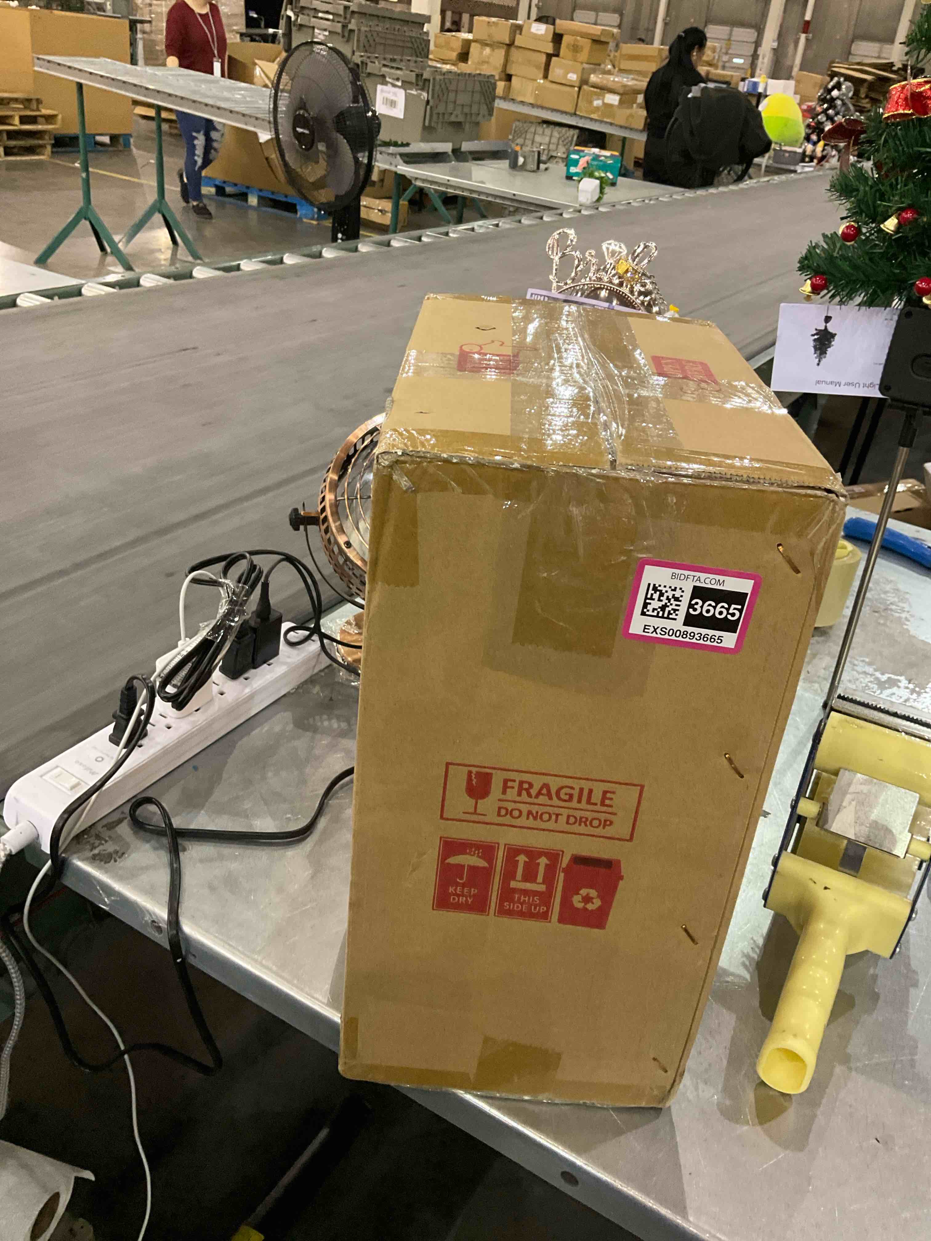 https://s3.amazonaws.com/lotting-images-prod/bidfta/EXS00893665_1700676940783.jpeg