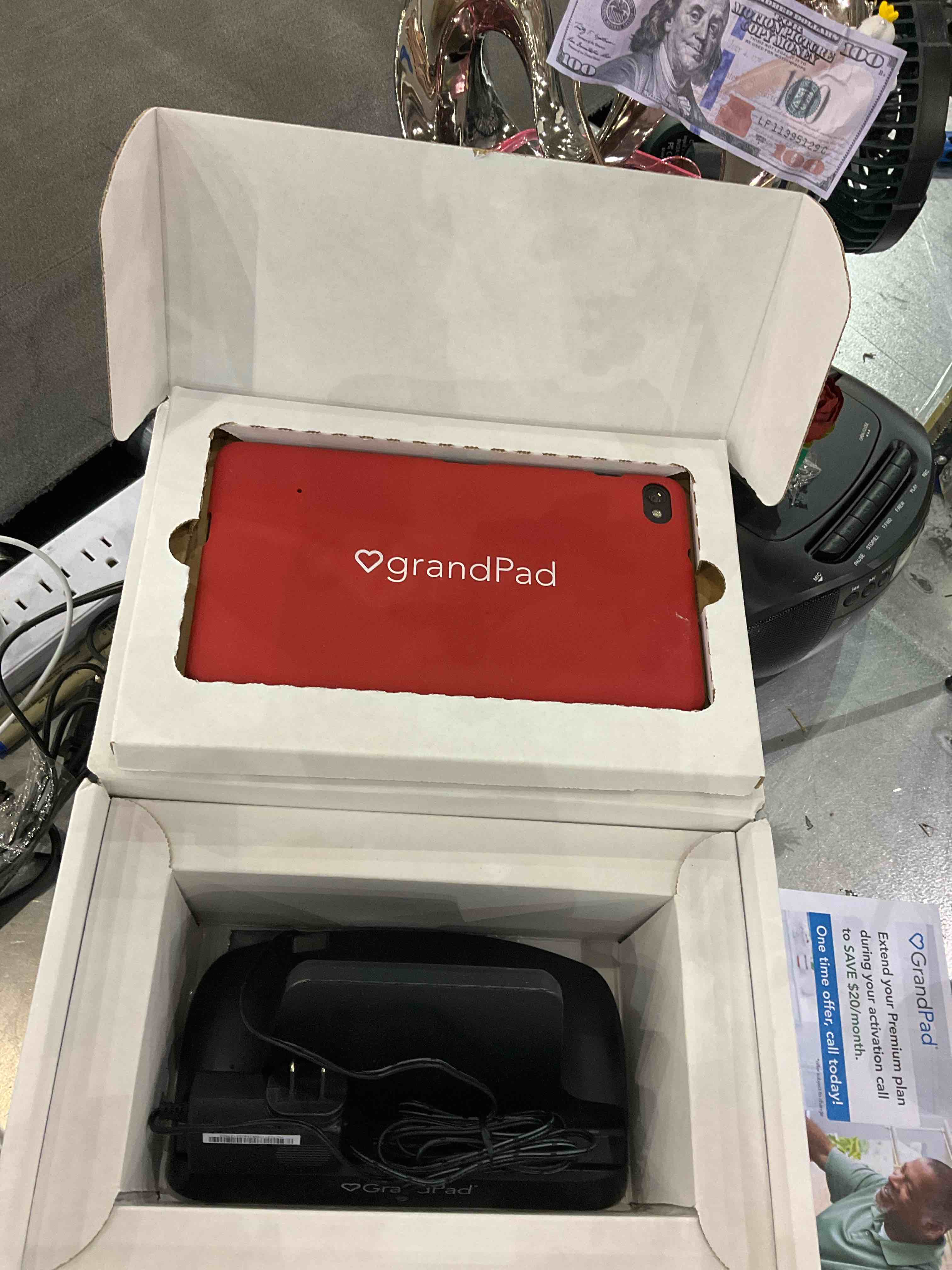 https://s3.amazonaws.com/lotting-images-prod/bidfta/EXS00893704_1701087486657.jpeg