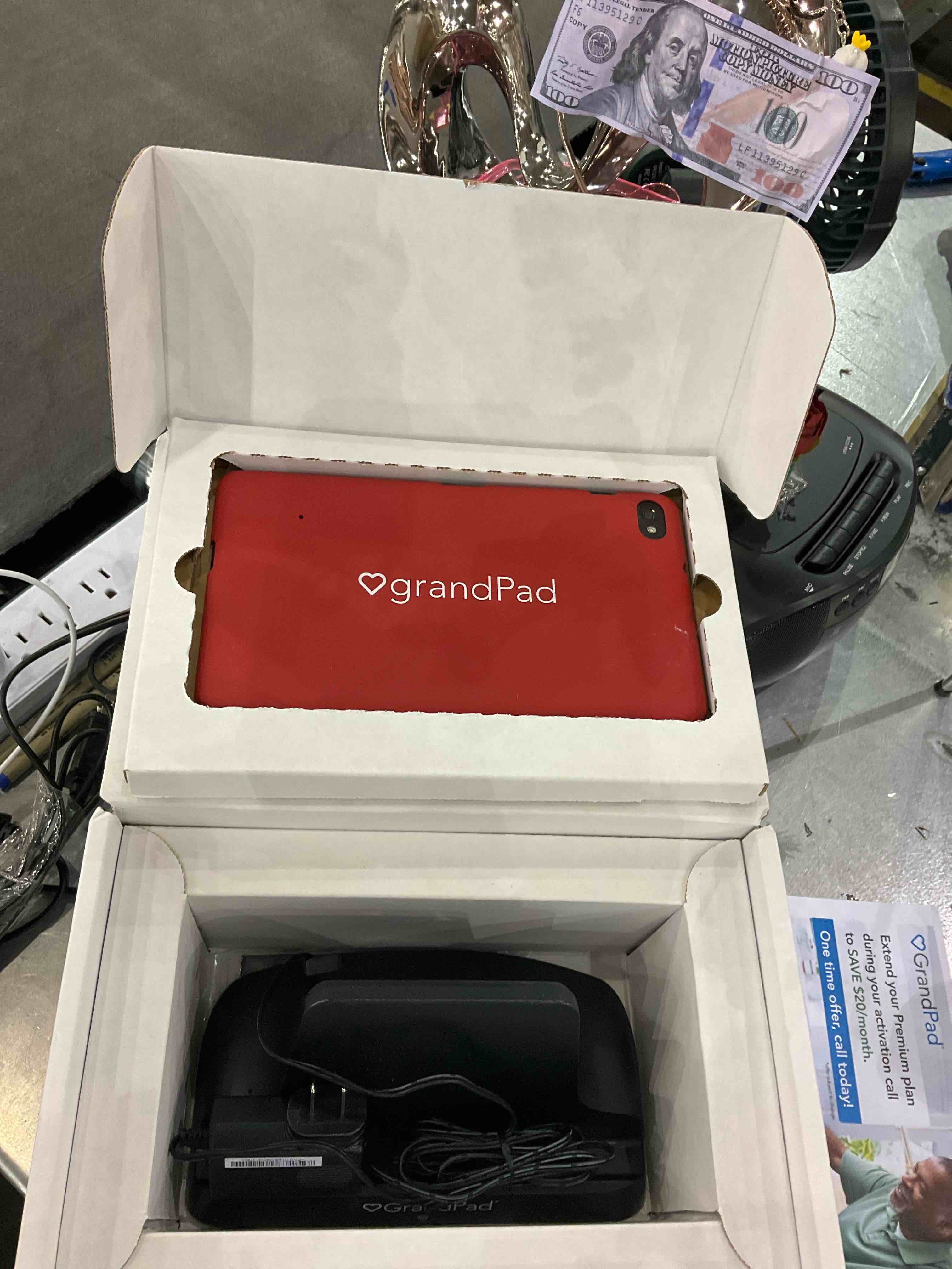 https://s3.amazonaws.com/lotting-images-prod/bidfta/EXS00893704_1701087487892.jpeg