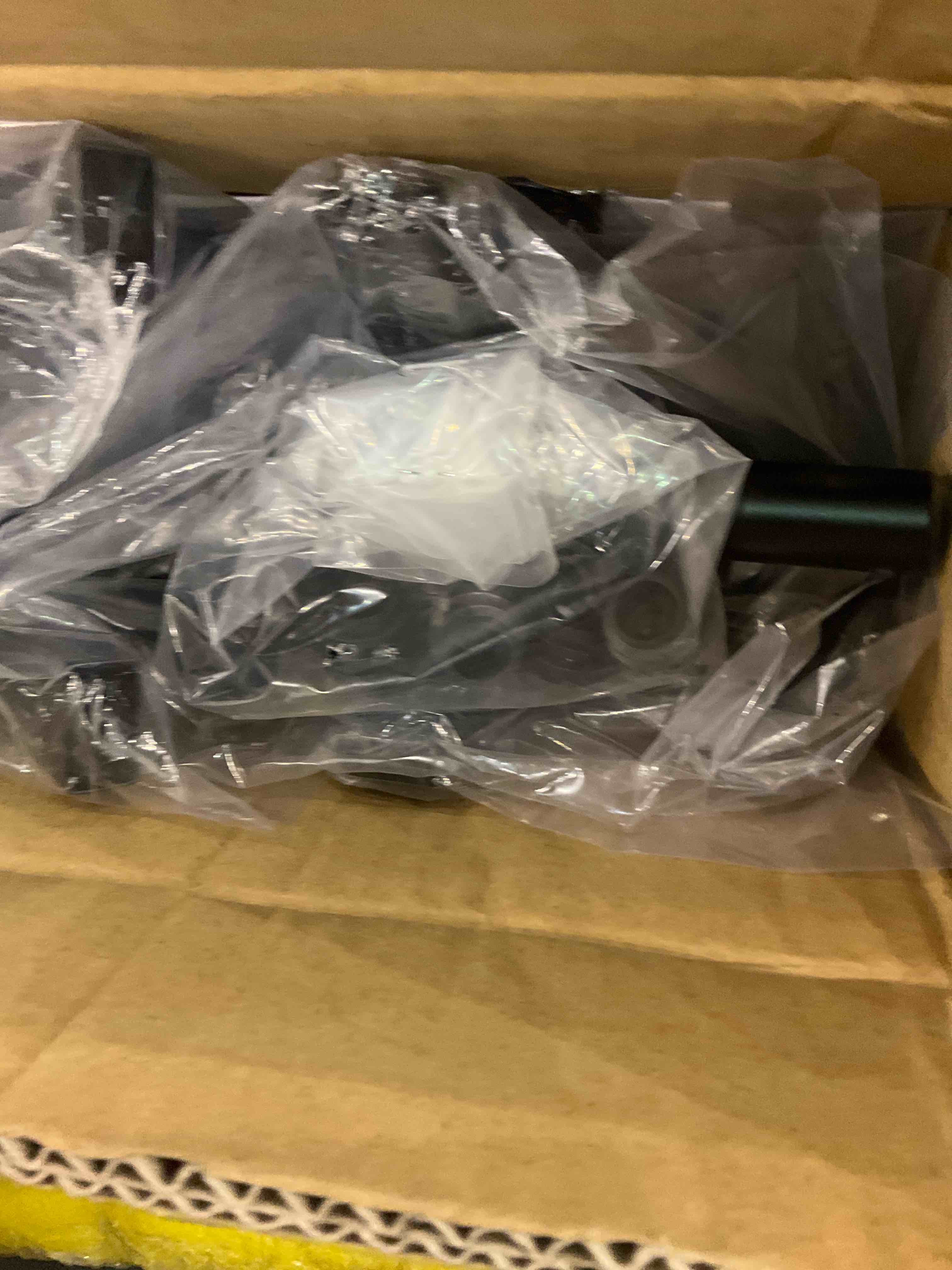https://s3.amazonaws.com/lotting-images-prod/bidfta/EXS00895234_1699558580473.jpeg