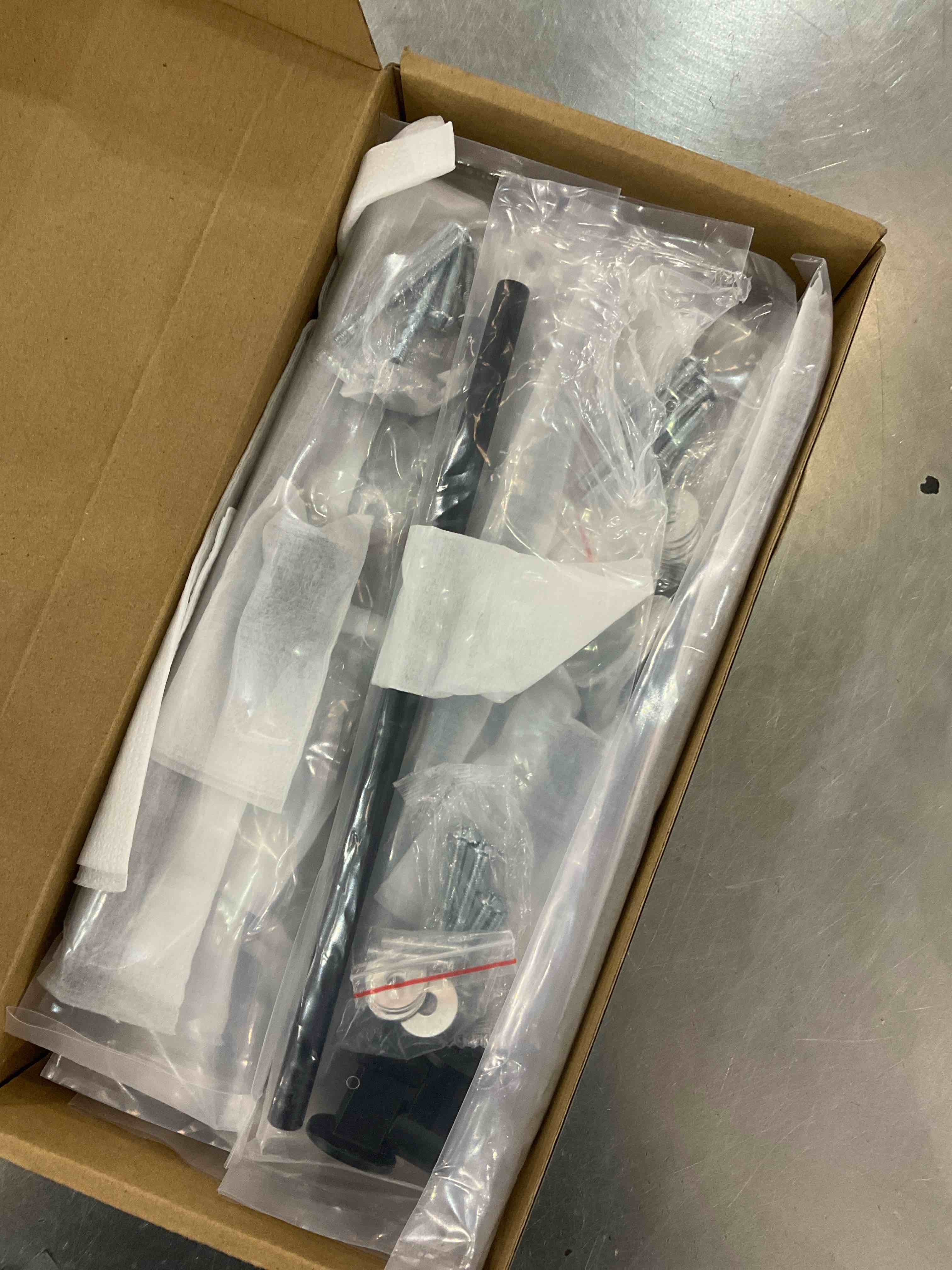 https://s3.amazonaws.com/lotting-images-prod/bidfta/EXS00895564_1700670804421.jpeg