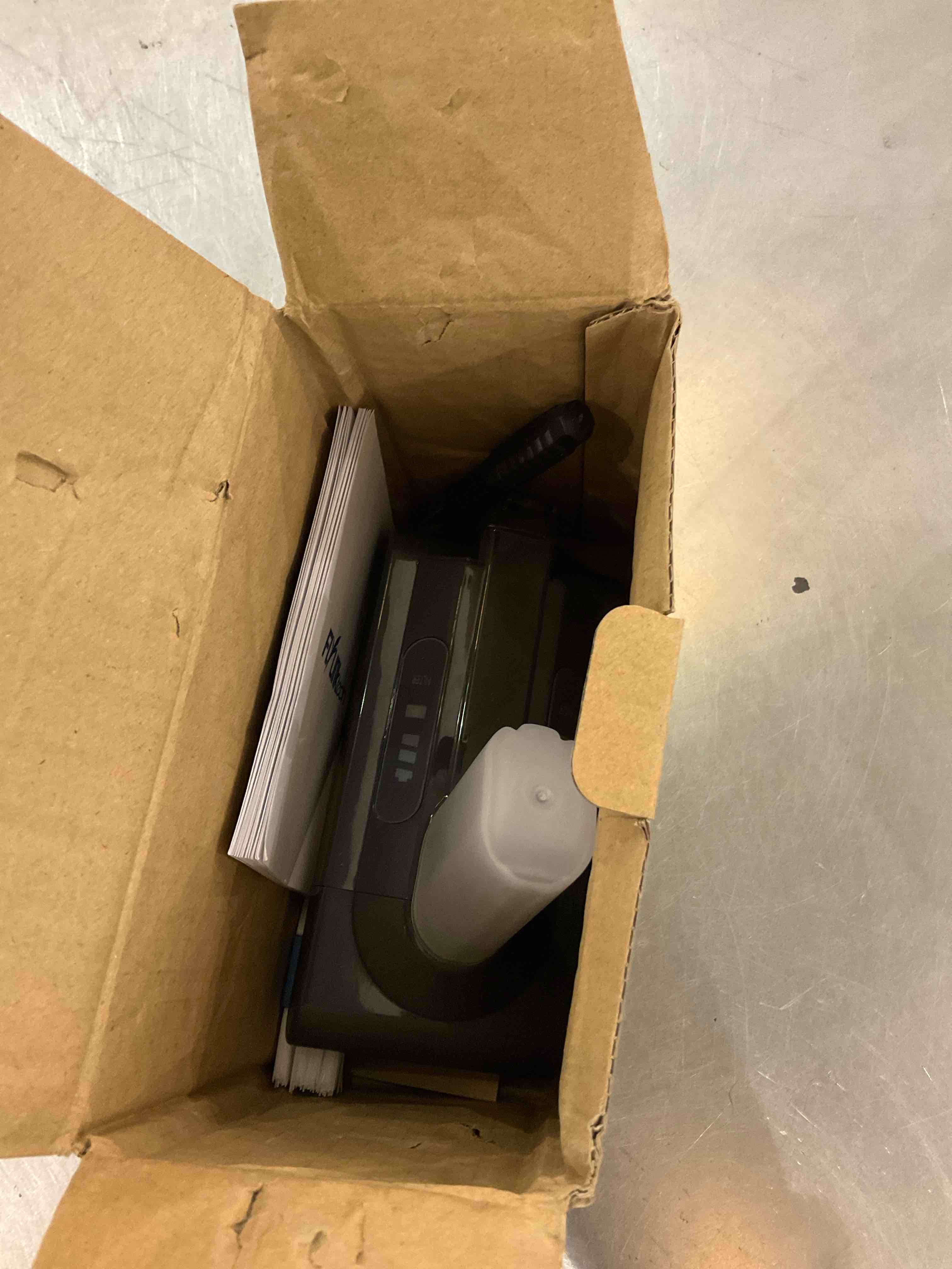 https://s3.amazonaws.com/lotting-images-prod/bidfta/EXS00895794_1701187392942.jpeg