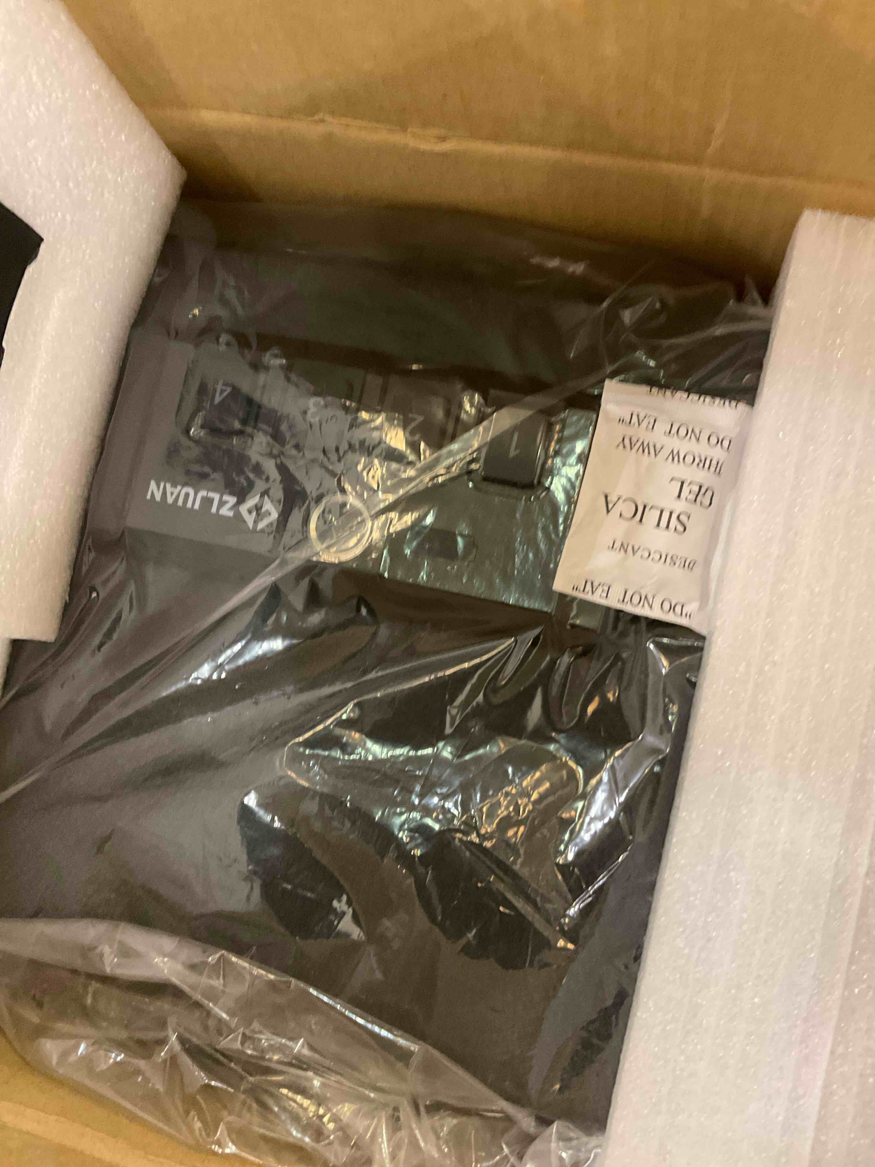 https://s3.amazonaws.com/lotting-images-prod/bidfta/EXS00895832_1701194427012.jpeg