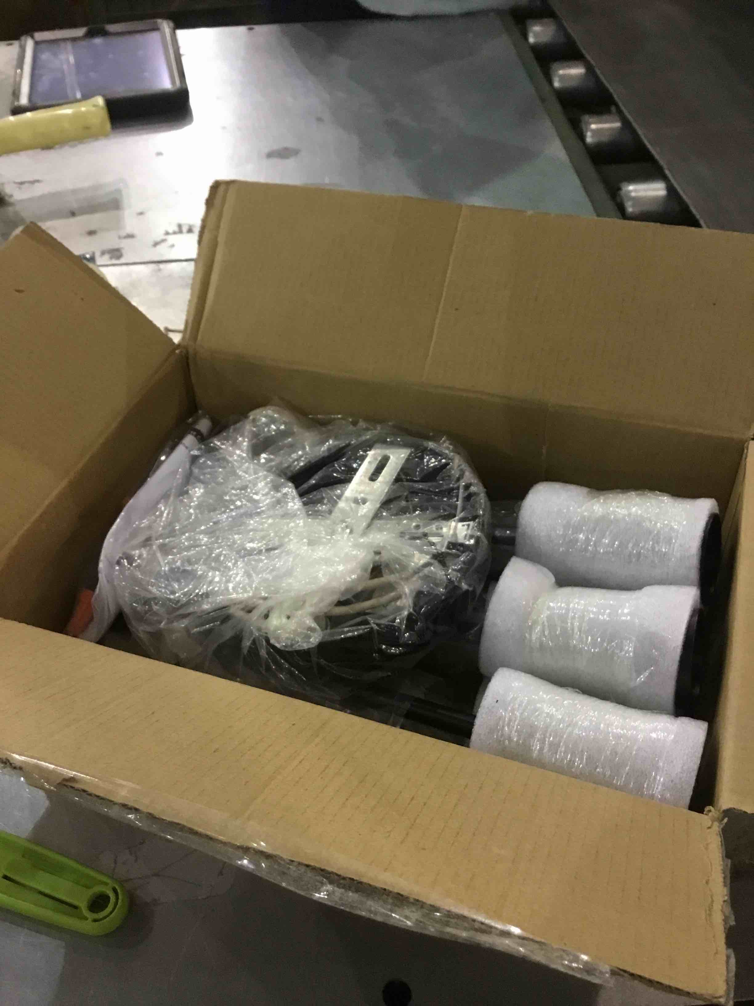 https://s3.amazonaws.com/lotting-images-prod/bidfta/EXS00897747_1704200203649.jpeg