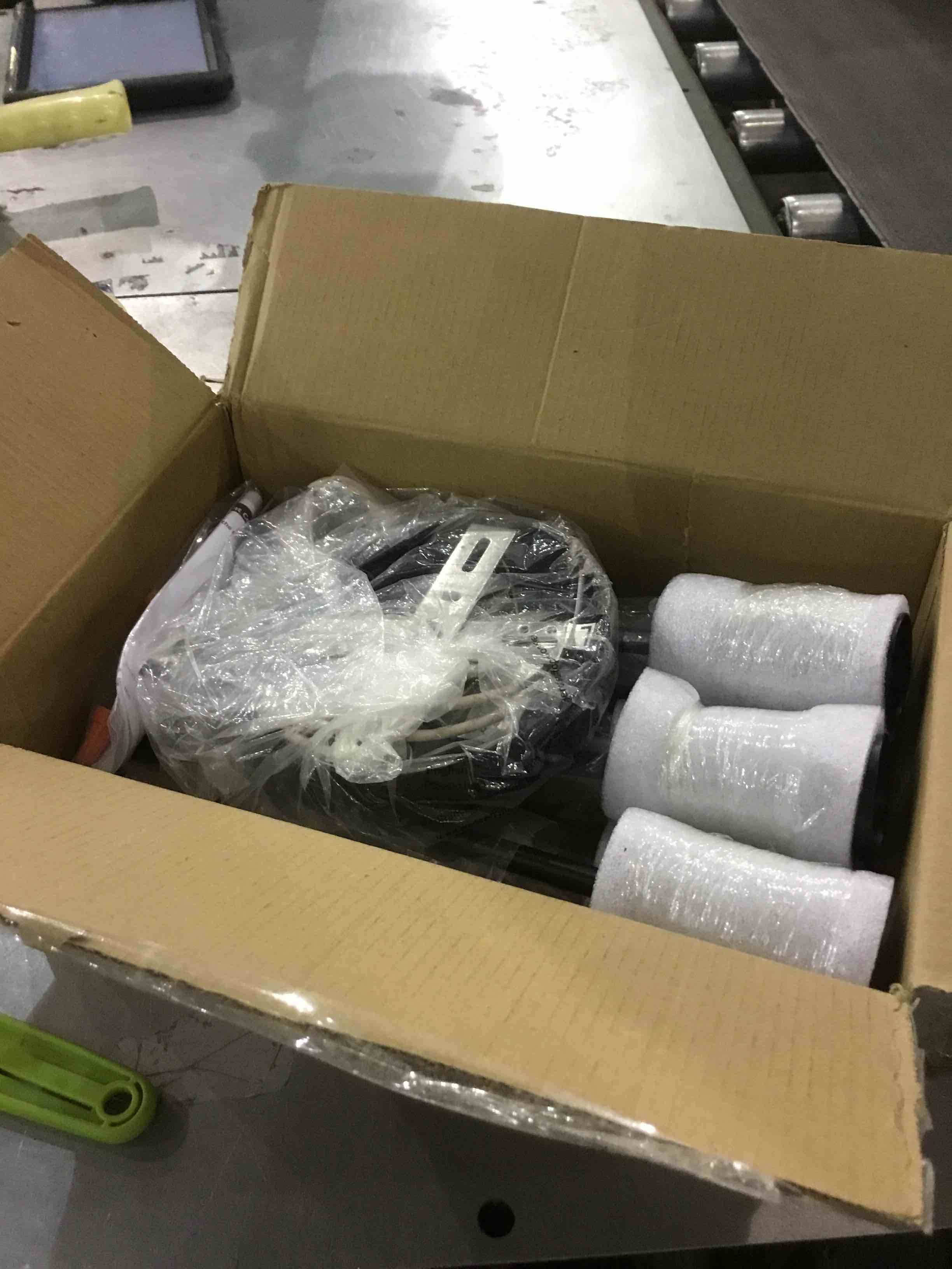https://s3.amazonaws.com/lotting-images-prod/bidfta/EXS00897747_1704200204956.jpeg