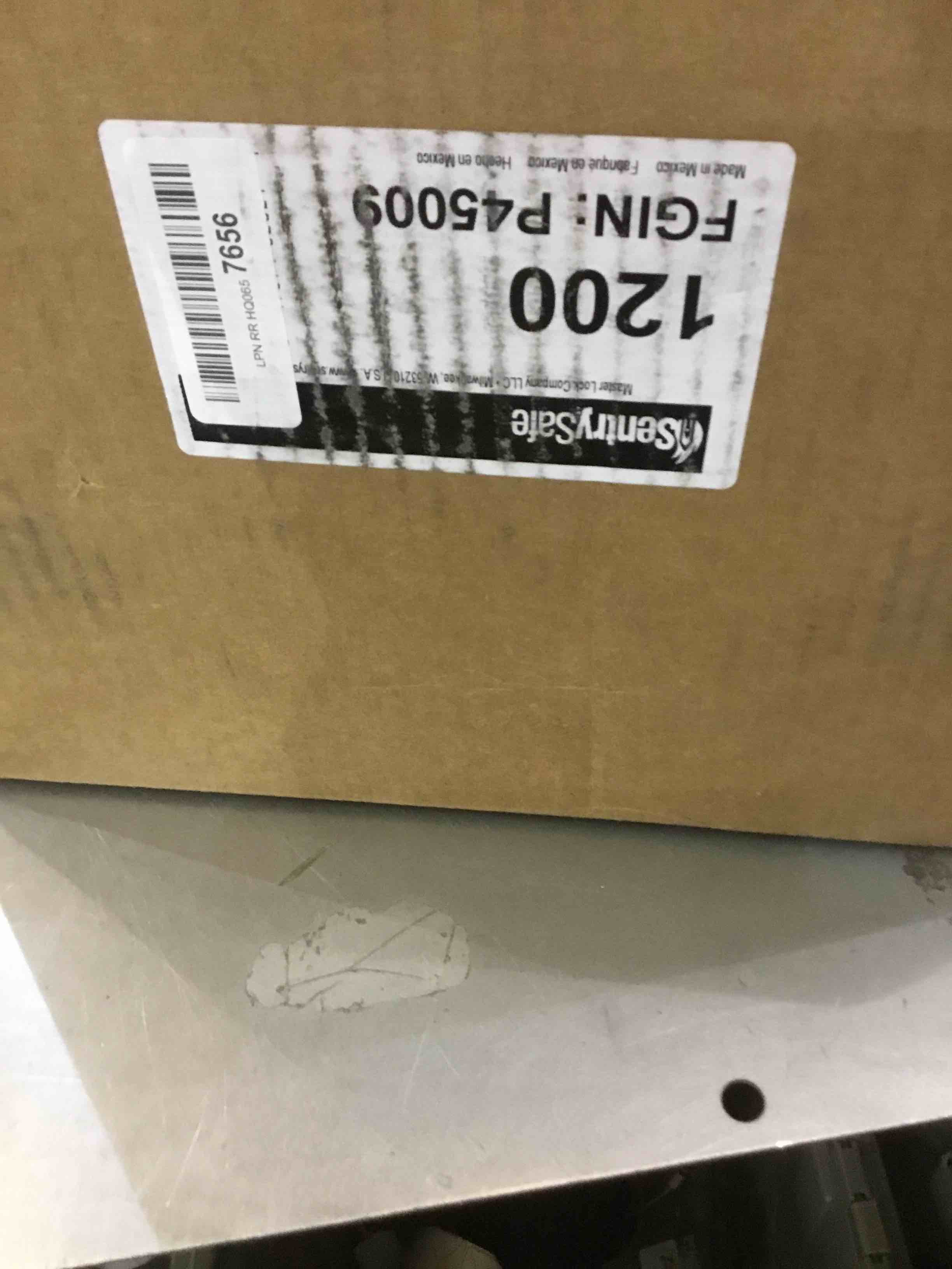 https://s3.amazonaws.com/lotting-images-prod/bidfta/EXS00897815_1704212760534.jpeg