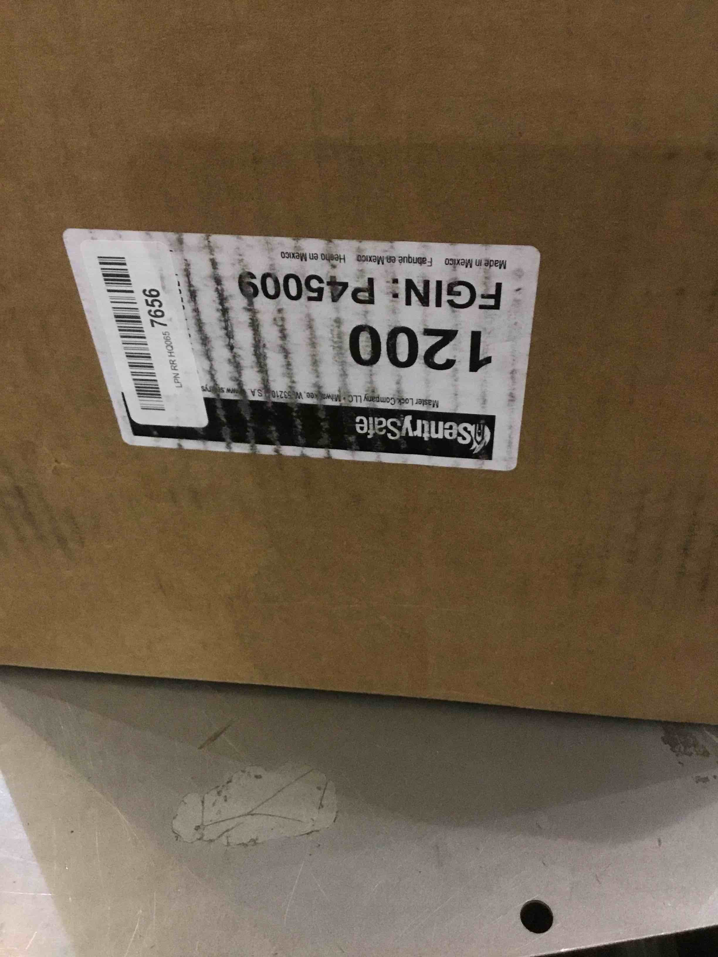https://s3.amazonaws.com/lotting-images-prod/bidfta/EXS00897815_1704212765316.jpeg
