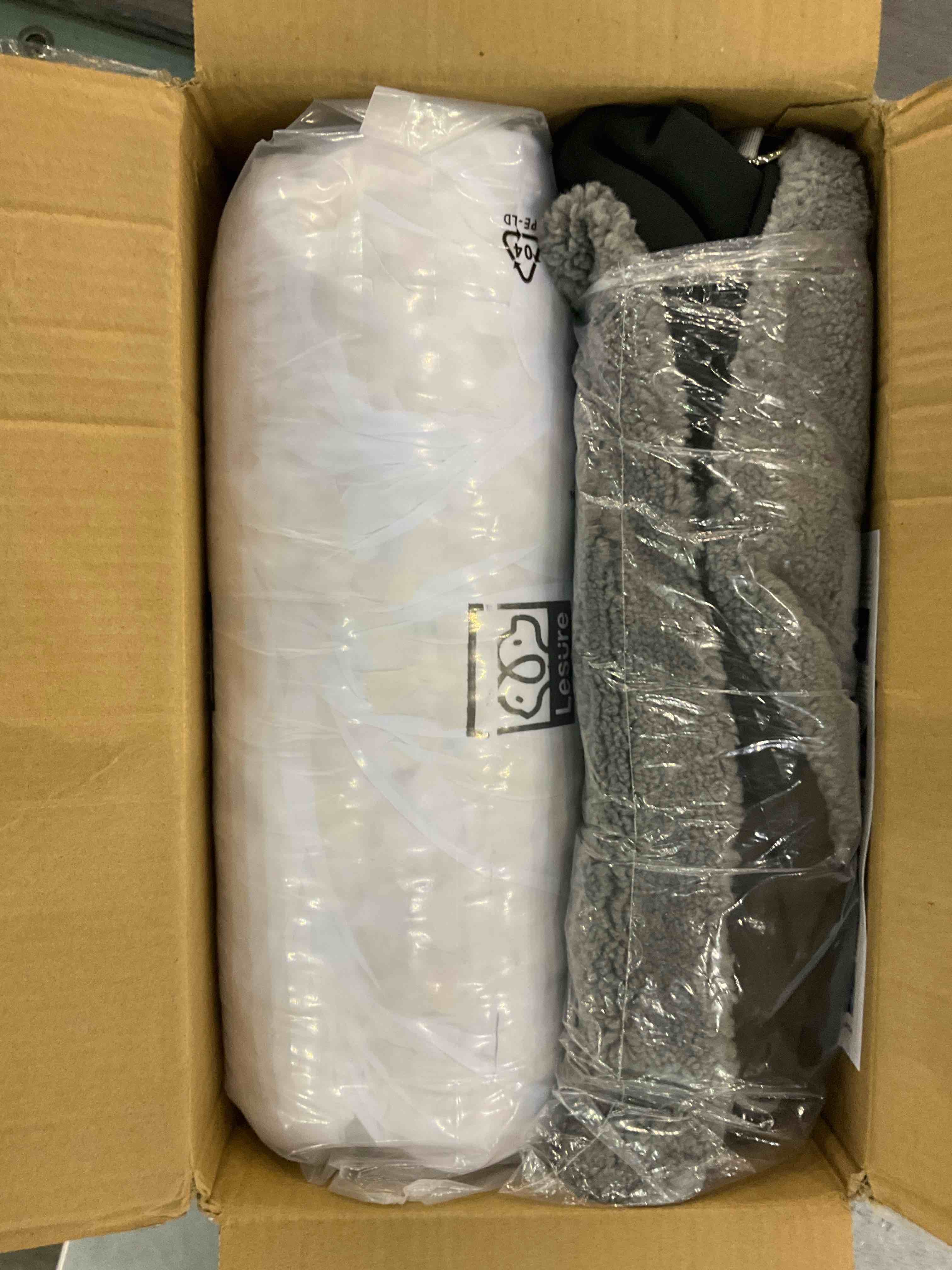 https://s3.amazonaws.com/lotting-images-prod/bidfta/EXS00898033_1699966149032.jpeg