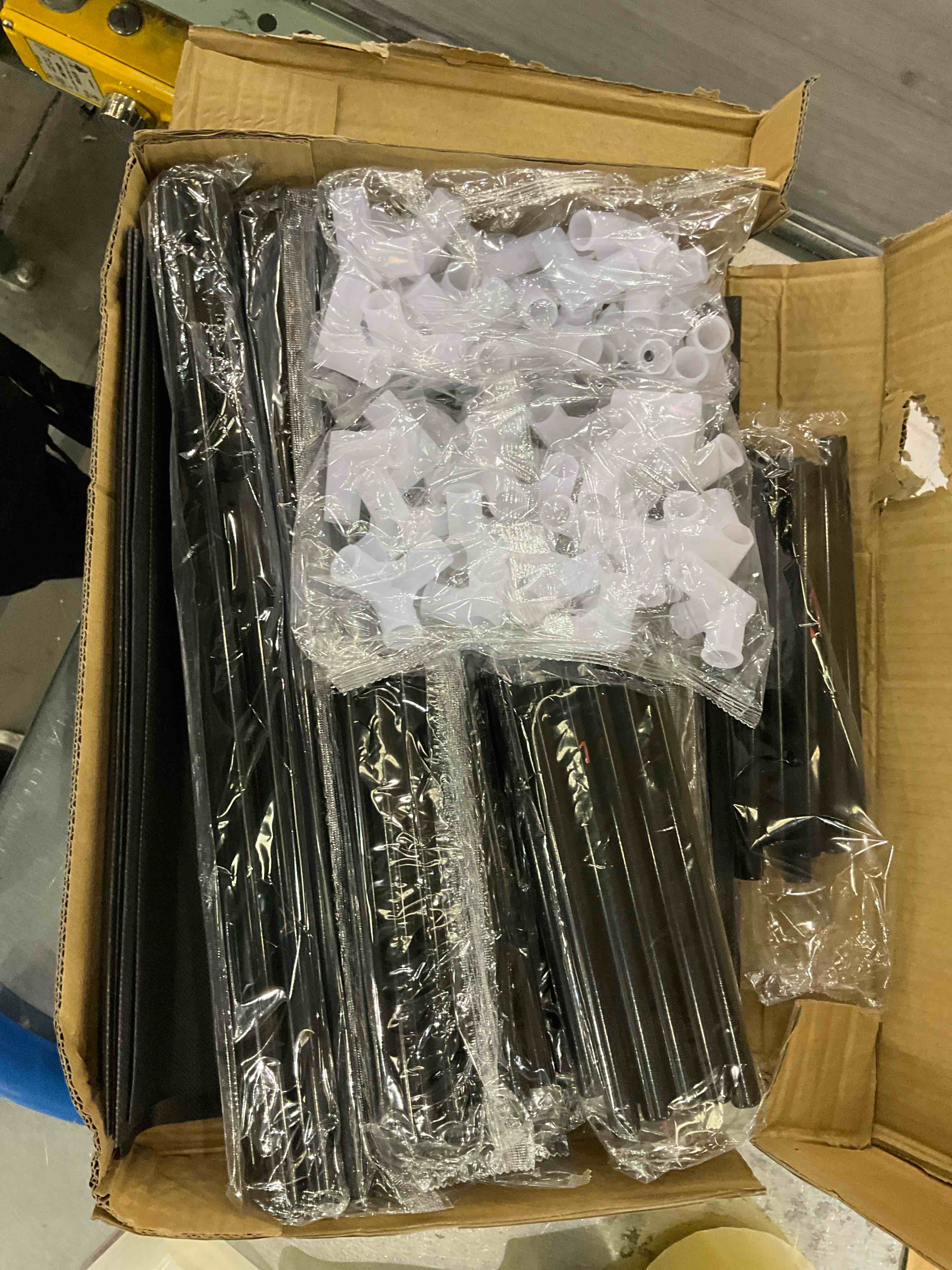 https://s3.amazonaws.com/lotting-images-prod/bidfta/EXS00898130_1699972606903.jpeg