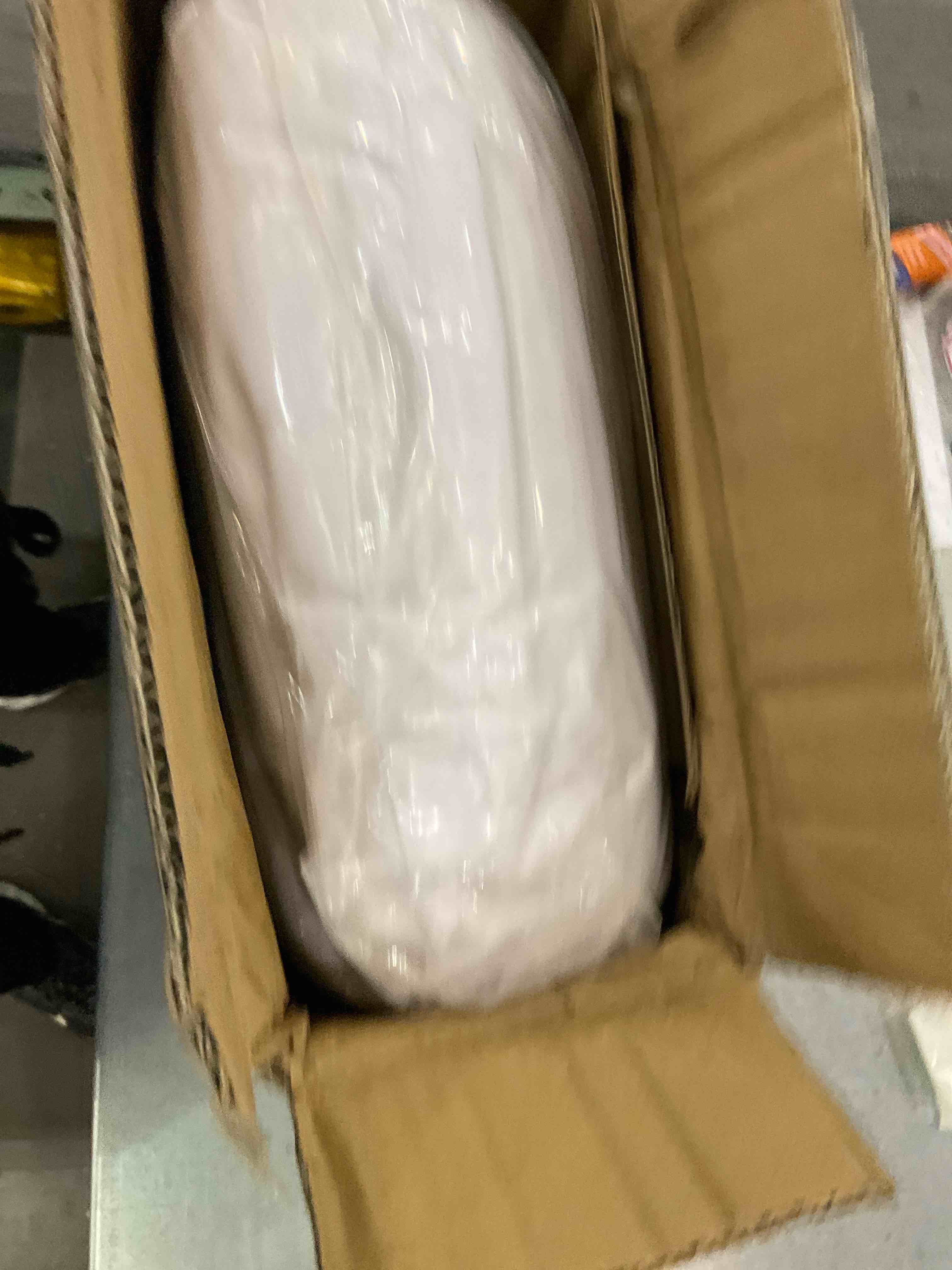 https://s3.amazonaws.com/lotting-images-prod/bidfta/EXS00898170_1699973410872.jpeg