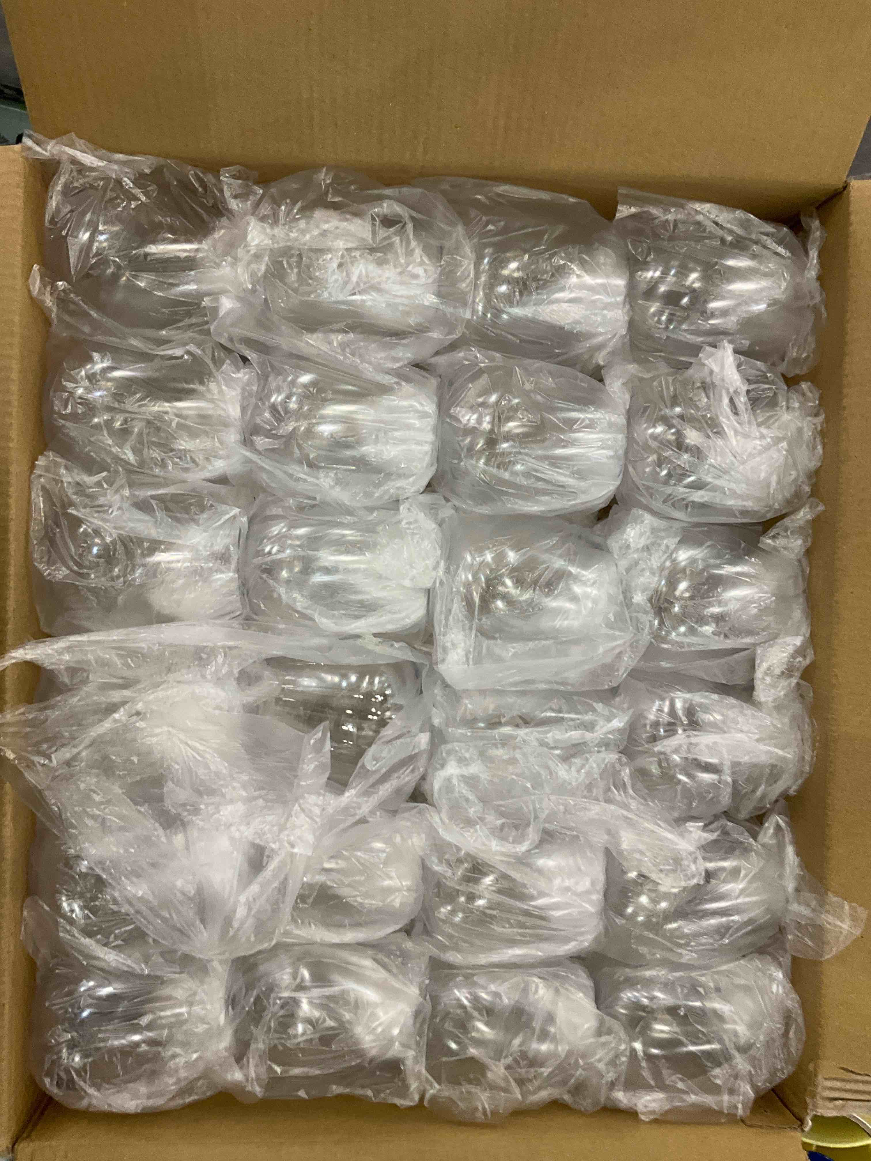 https://s3.amazonaws.com/lotting-images-prod/bidfta/EXS00898201_1699979508563.jpeg