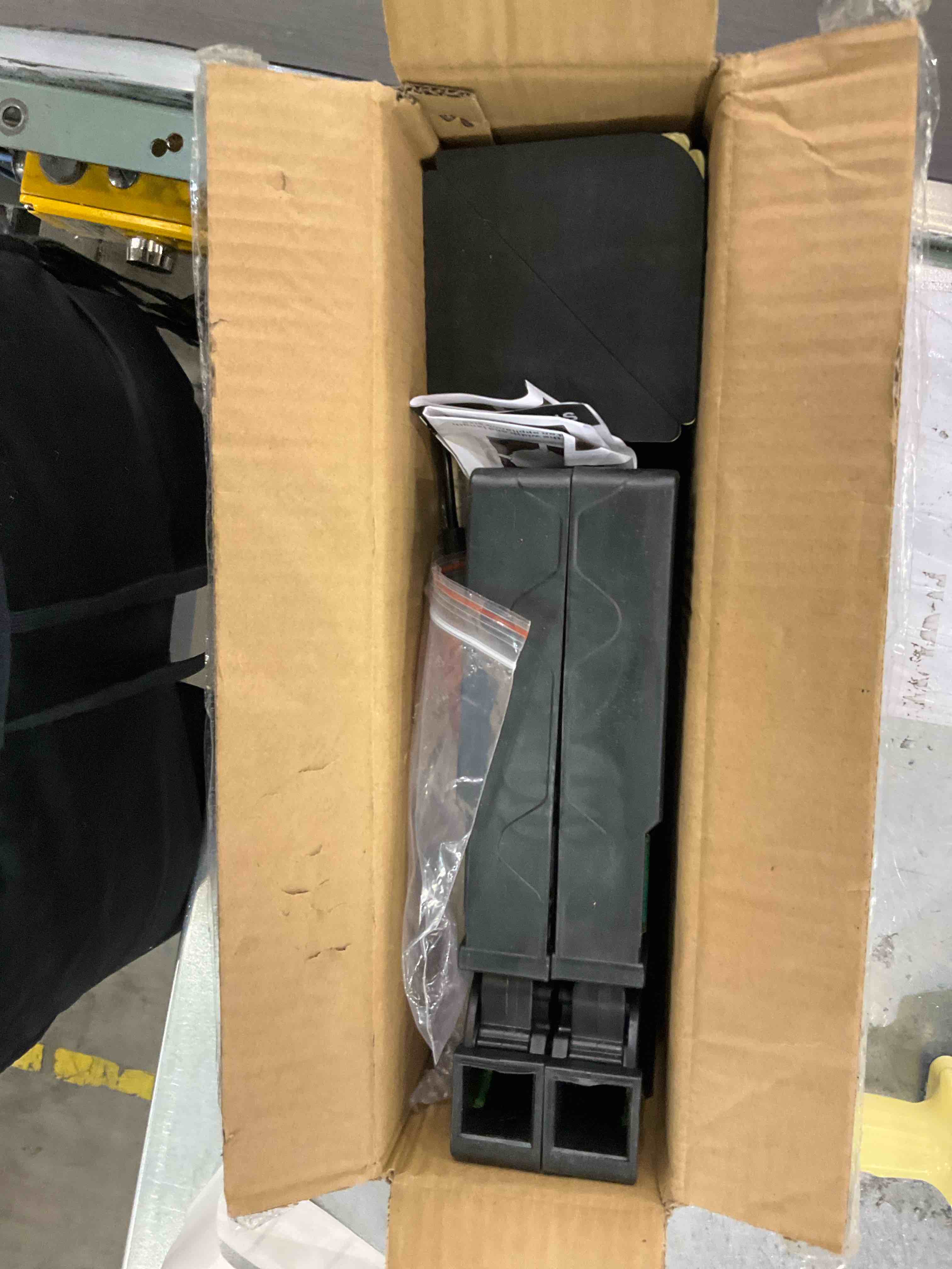 https://s3.amazonaws.com/lotting-images-prod/bidfta/EXS00898238_1699980933384.jpeg