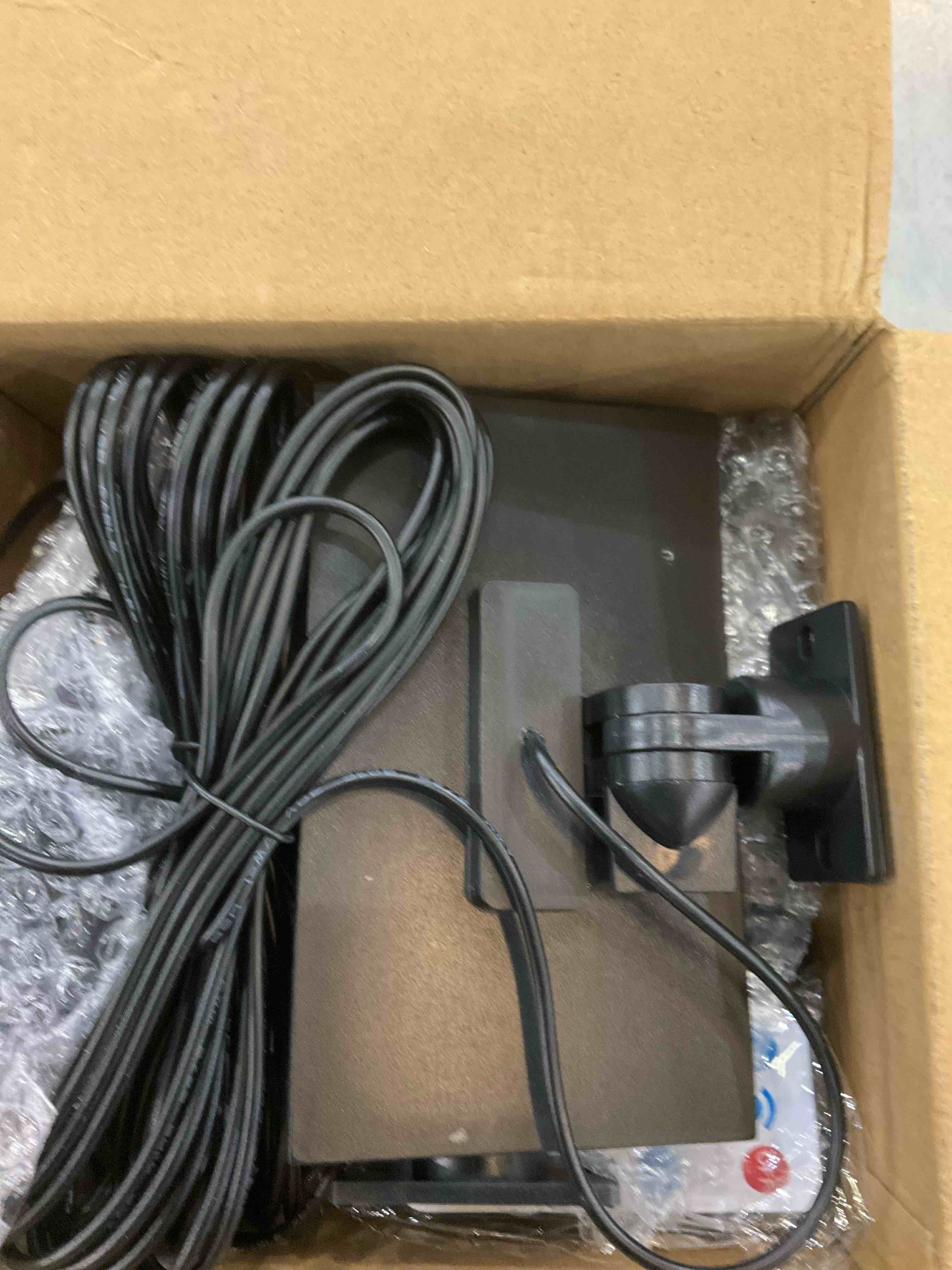 https://s3.amazonaws.com/lotting-images-prod/bidfta/EXS00898719_1700072896970.jpeg