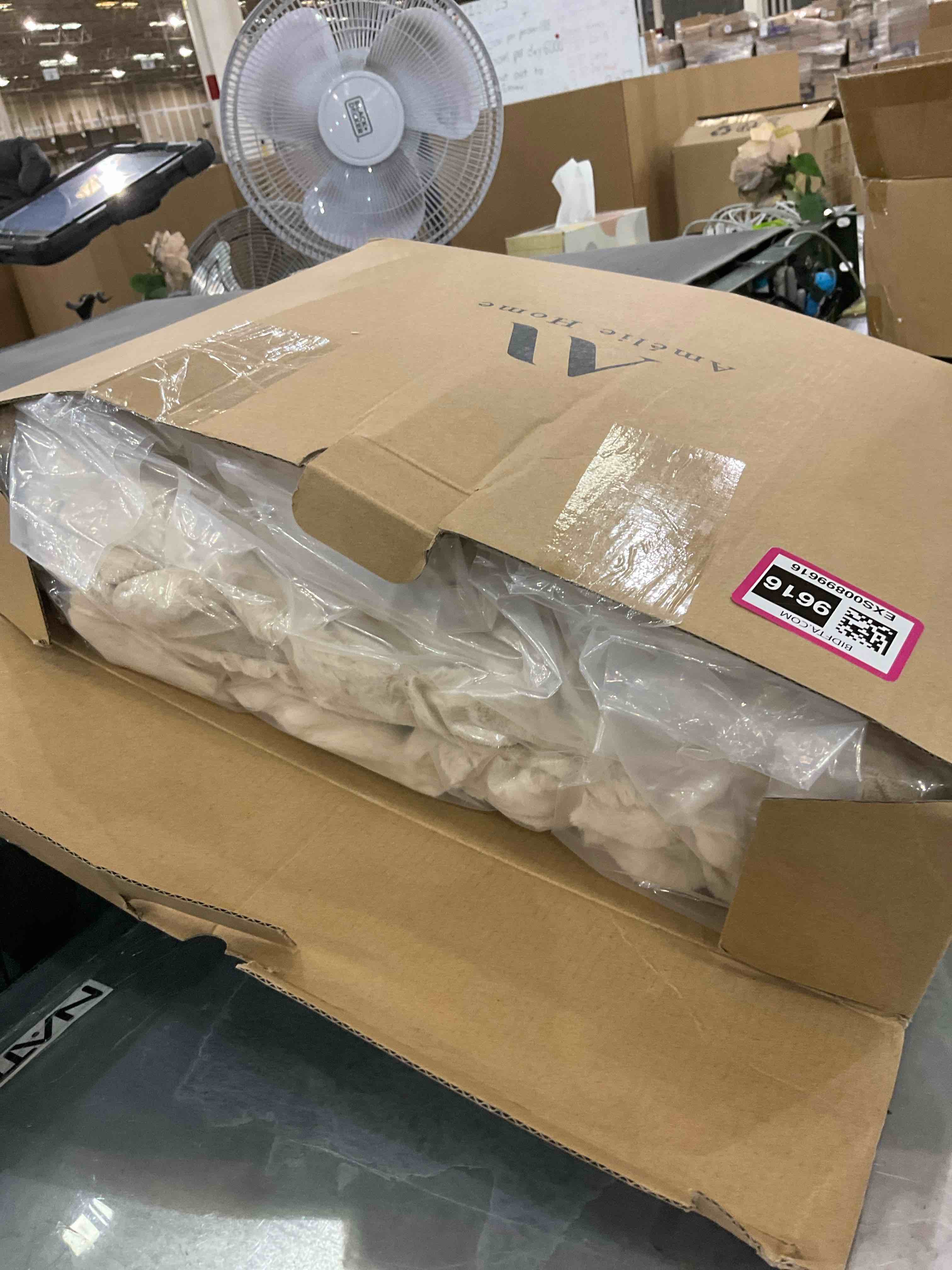 https://s3.amazonaws.com/lotting-images-prod/bidfta/EXS00899616_1699630790102.jpeg