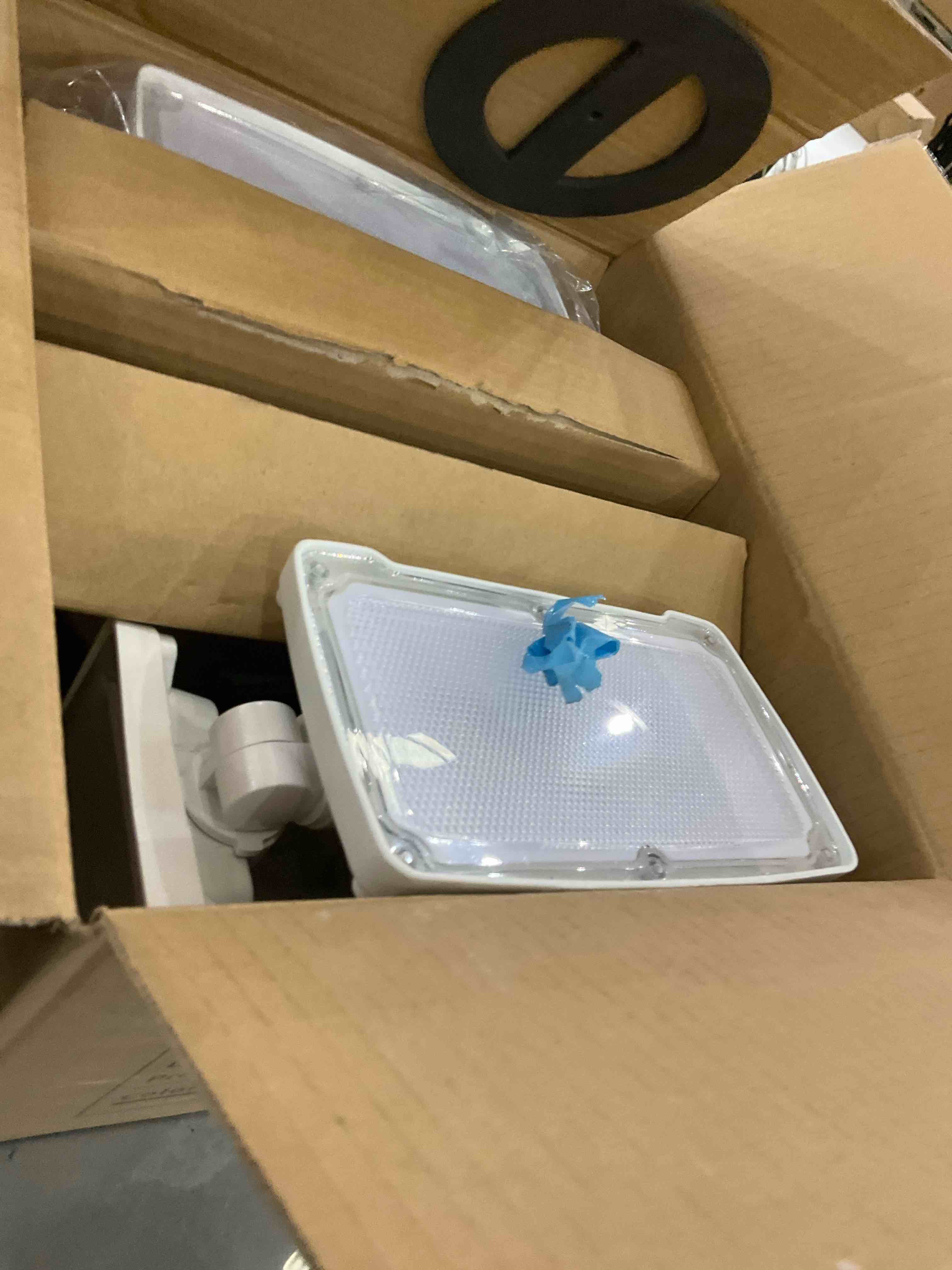 https://s3.amazonaws.com/lotting-images-prod/bidfta/EXS00899621_1699631150118.jpeg