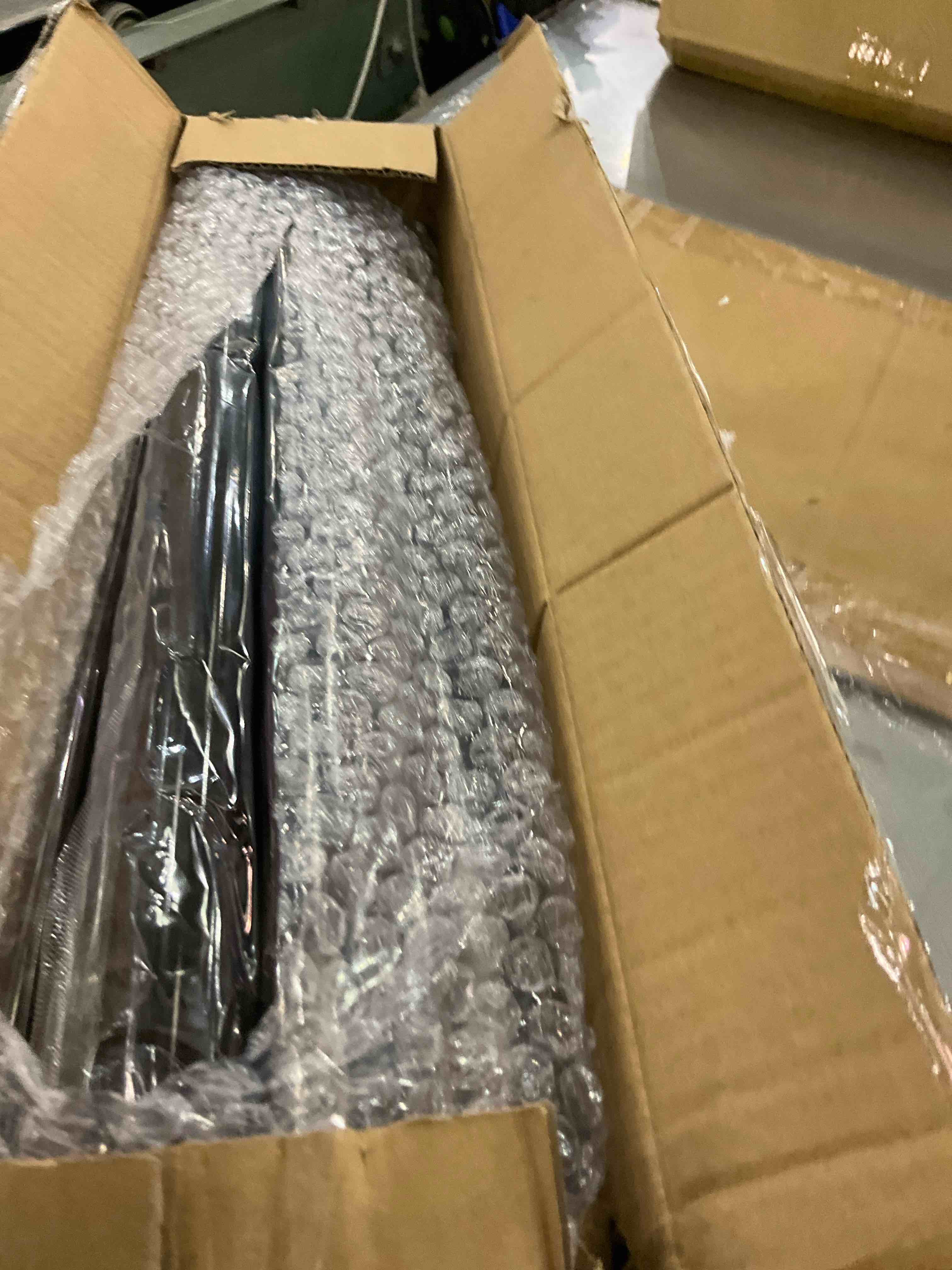 https://s3.amazonaws.com/lotting-images-prod/bidfta/EXS00899624_1699631622951.jpeg