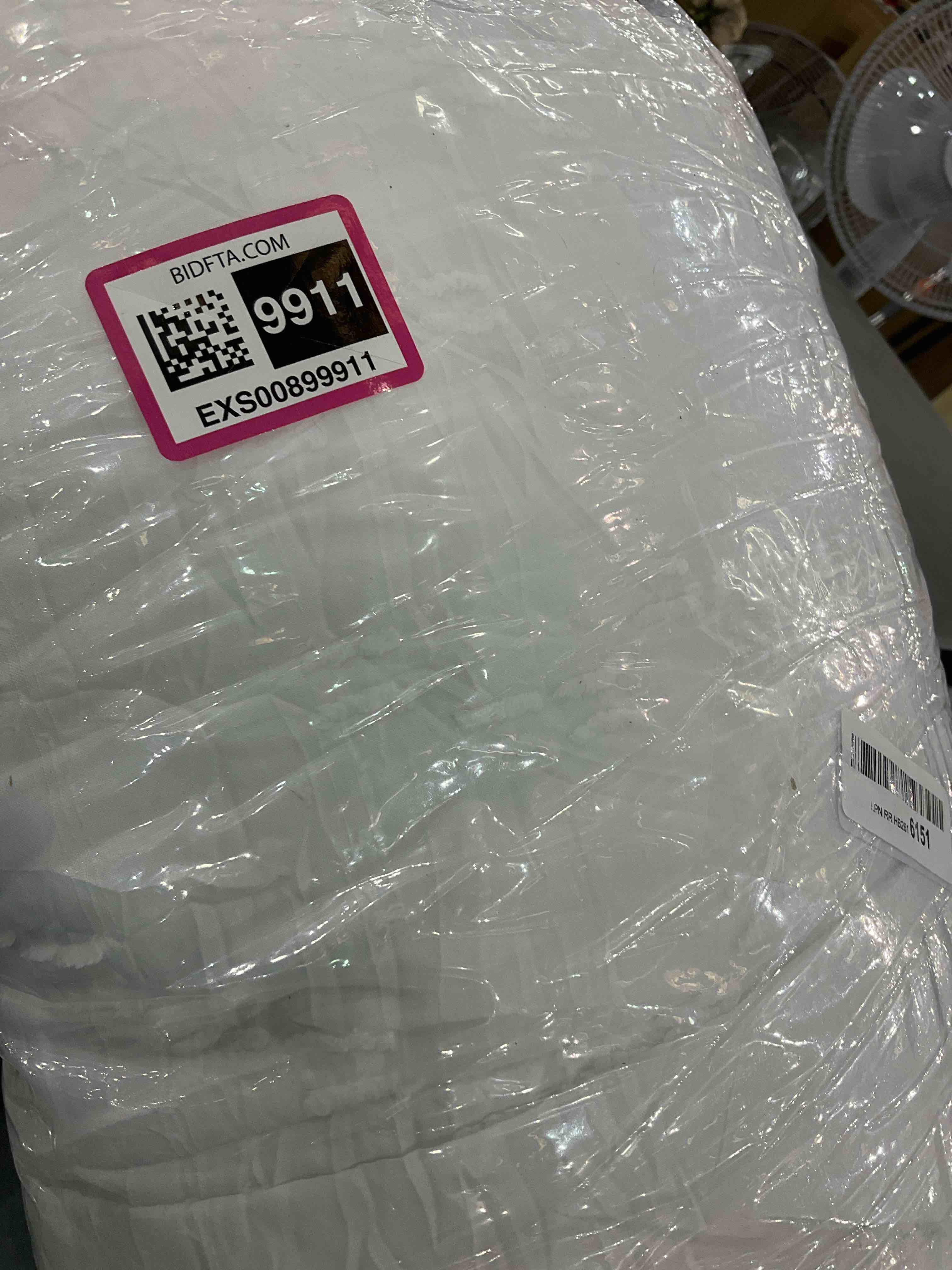 https://s3.amazonaws.com/lotting-images-prod/bidfta/EXS00899911_1699907112288.jpeg