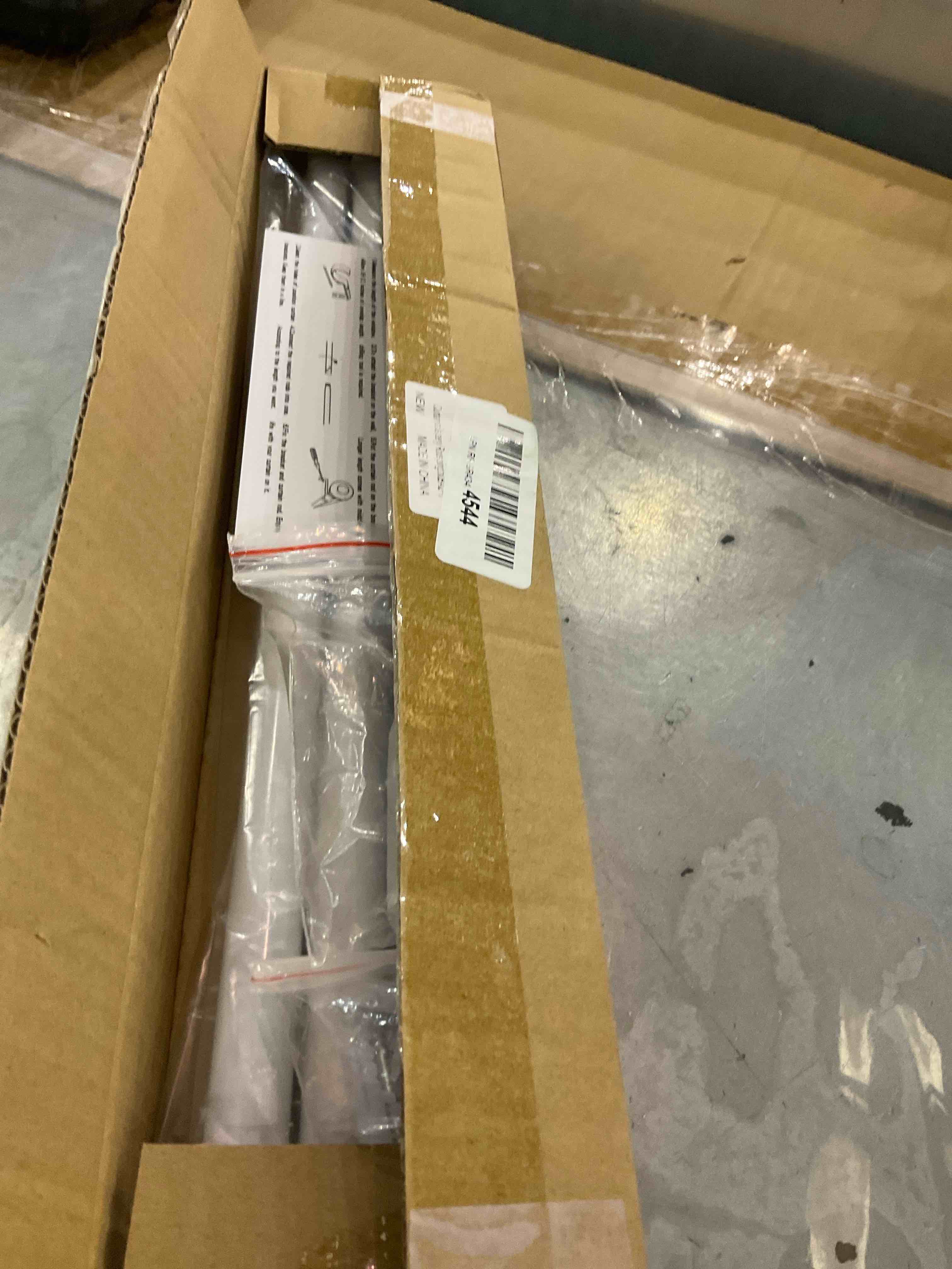 https://s3.amazonaws.com/lotting-images-prod/bidfta/EXS00899981_1699969402512.jpeg
