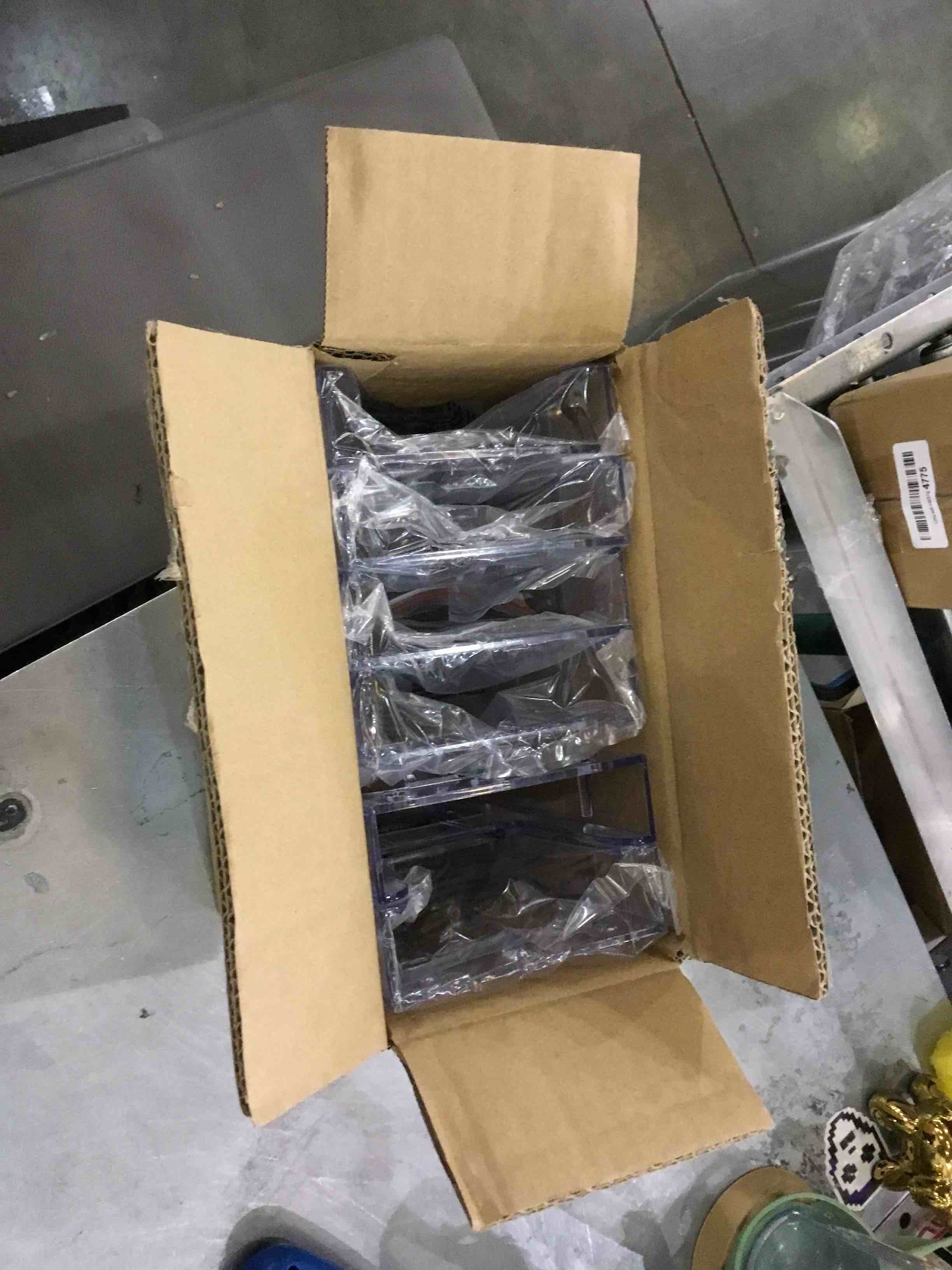 https://s3.amazonaws.com/lotting-images-prod/bidfta/EXS00900008_1701965544810.jpeg