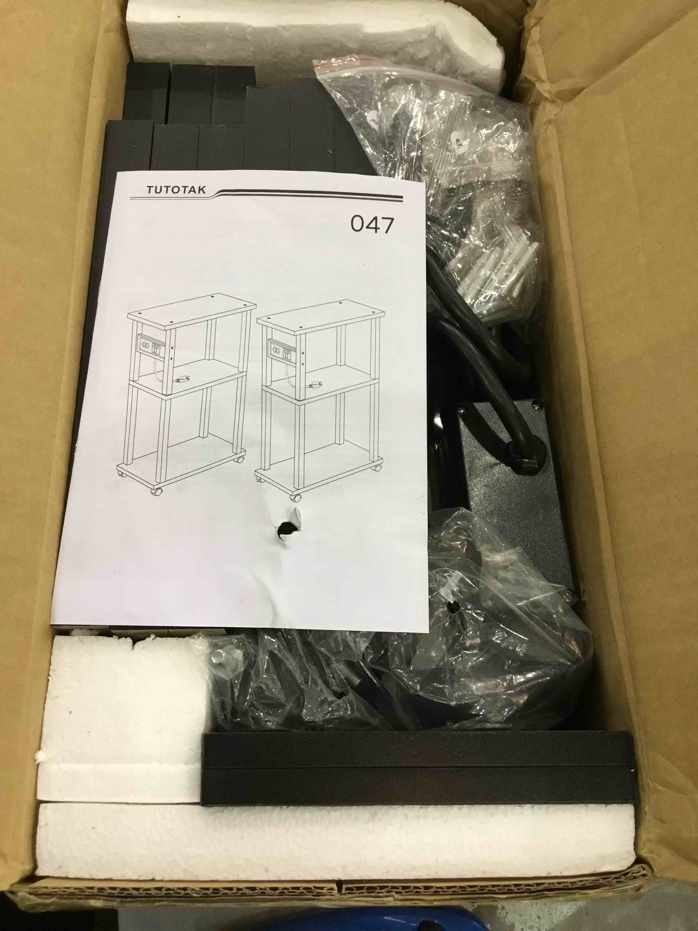 https://s3.amazonaws.com/lotting-images-prod/bidfta/EXS00900352_1702309218591.jpeg
