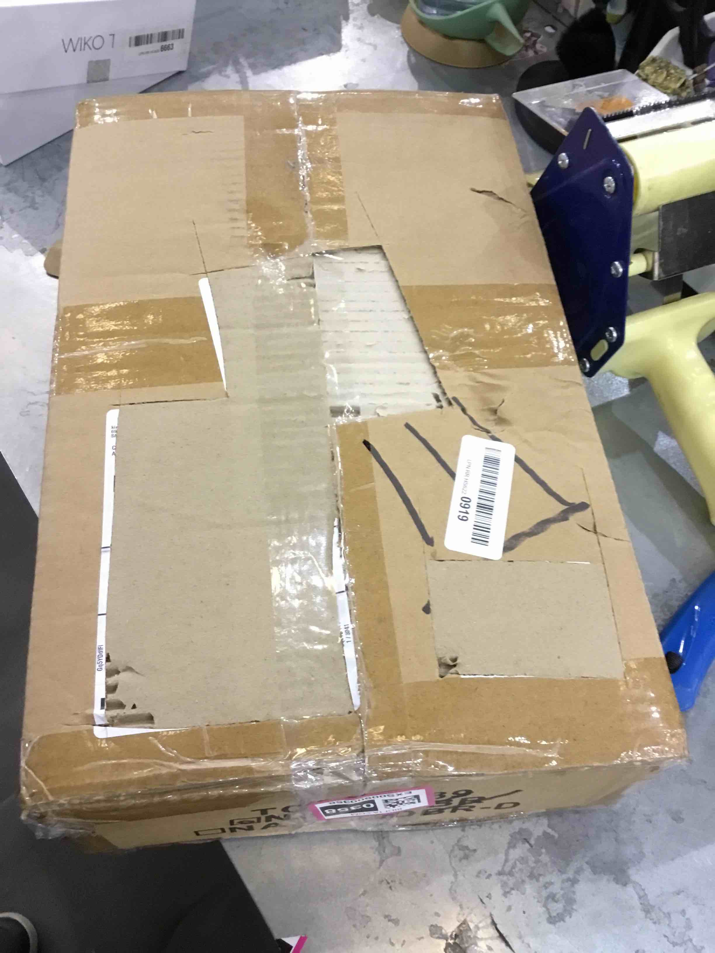 https://s3.amazonaws.com/lotting-images-prod/bidfta/EXS00900358_1702309911691.jpeg