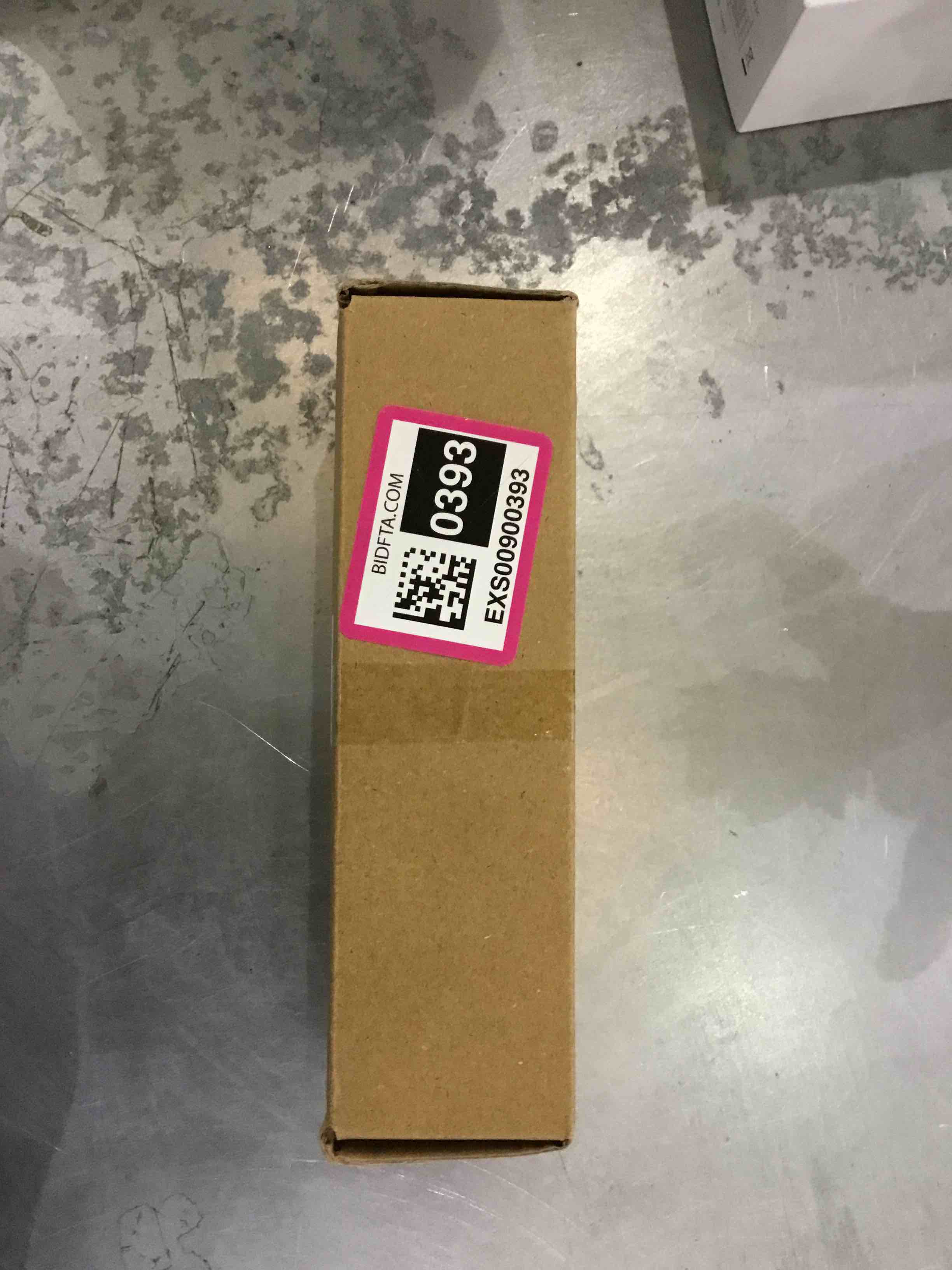 https://s3.amazonaws.com/lotting-images-prod/bidfta/EXS00900393_1702312046772.jpeg