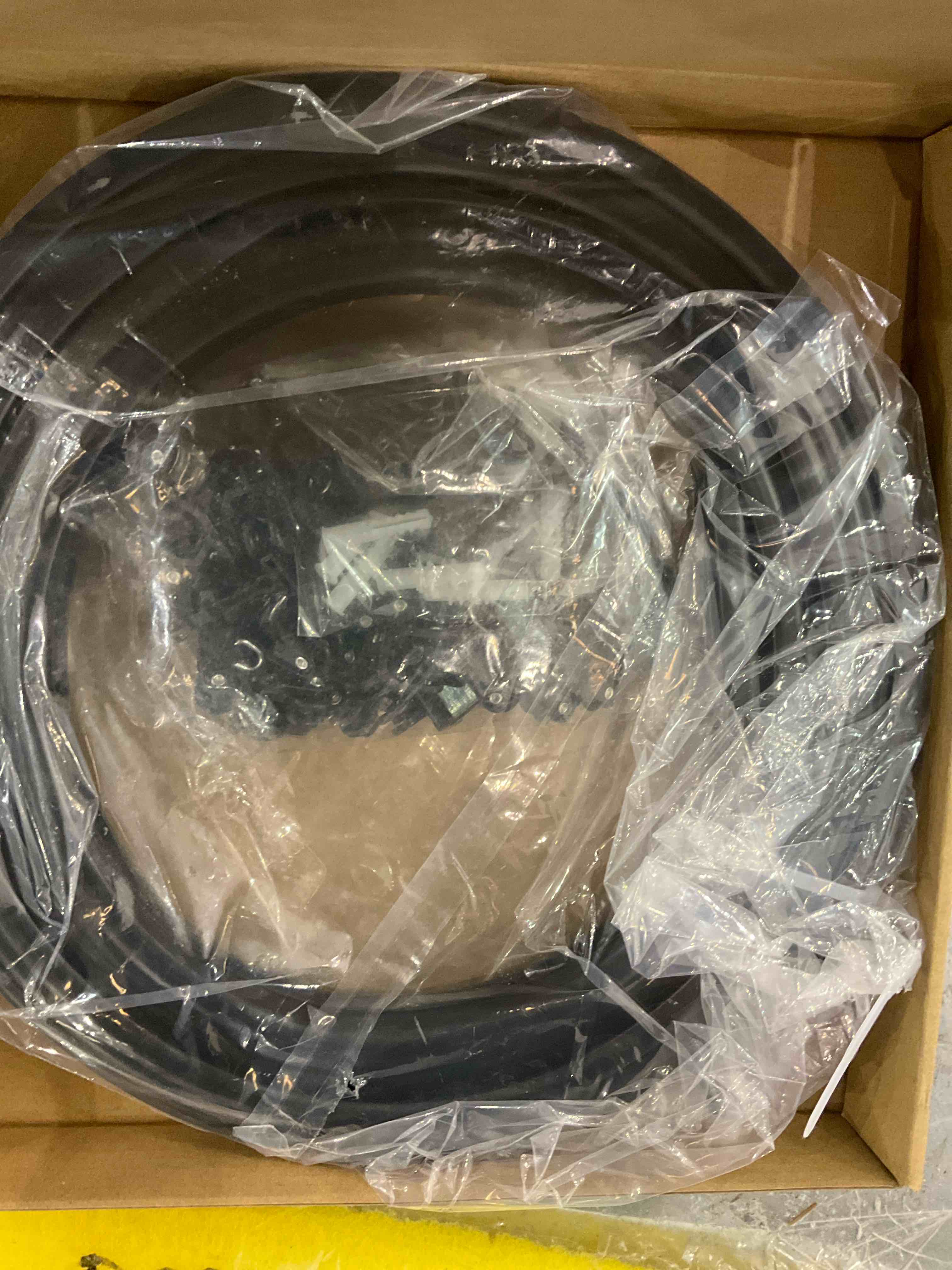 https://s3.amazonaws.com/lotting-images-prod/bidfta/EXS00900944_1701874321795.jpeg