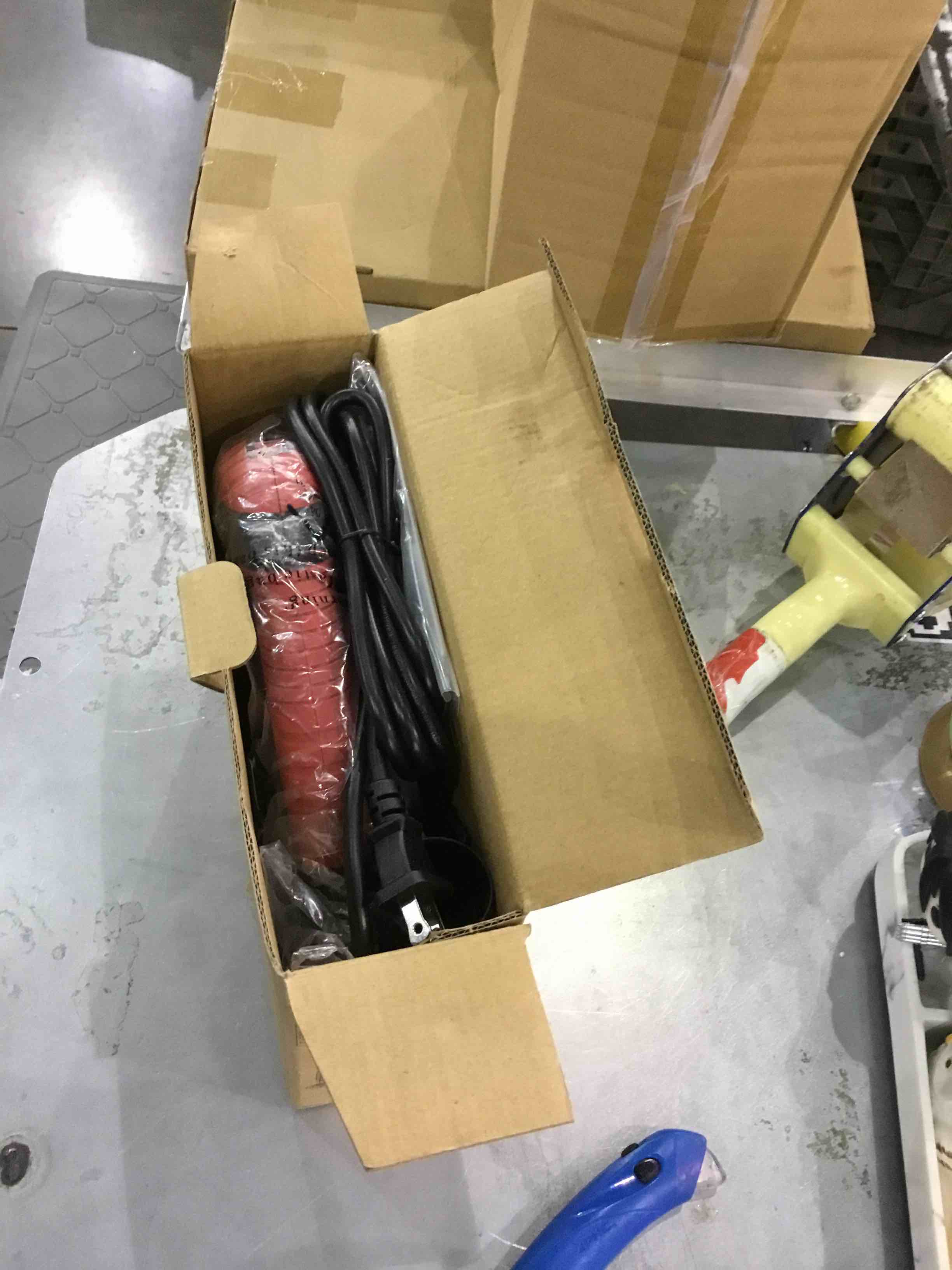 https://s3.amazonaws.com/lotting-images-prod/bidfta/EXS00901027_1700657758261.jpeg