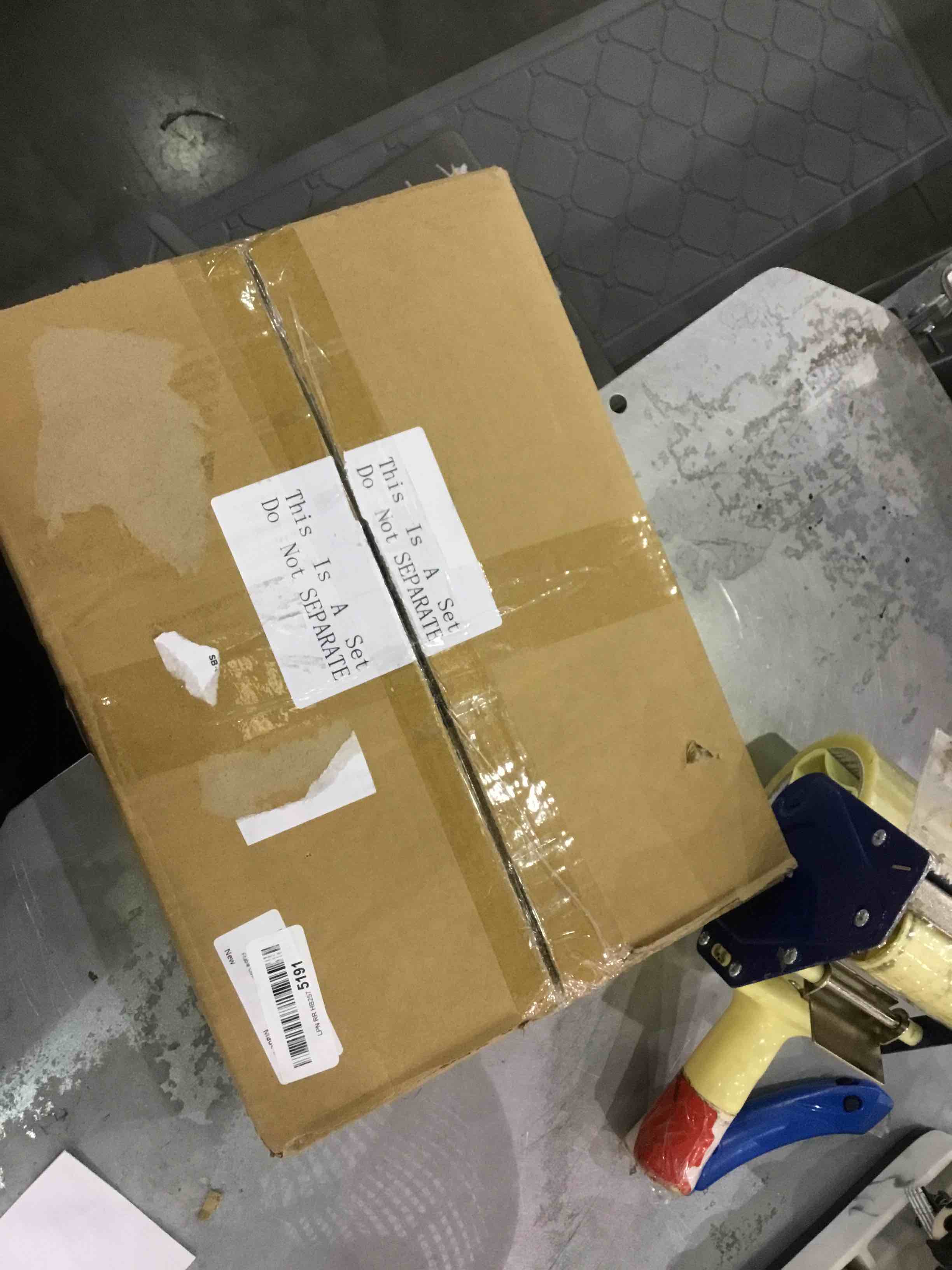 https://s3.amazonaws.com/lotting-images-prod/bidfta/EXS00901036_1700660348237.jpeg