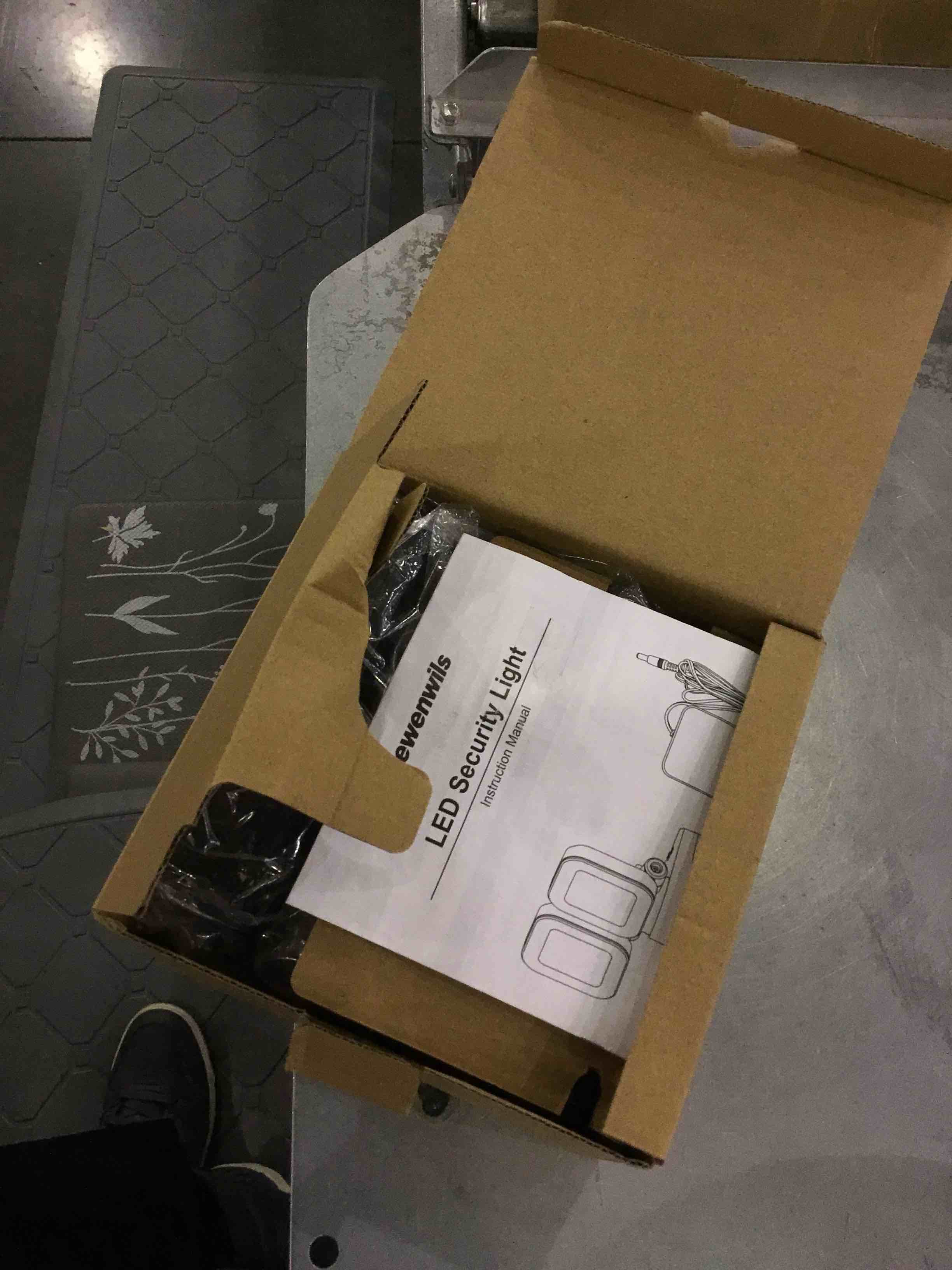 https://s3.amazonaws.com/lotting-images-prod/bidfta/EXS00901039_1700660194007.jpeg