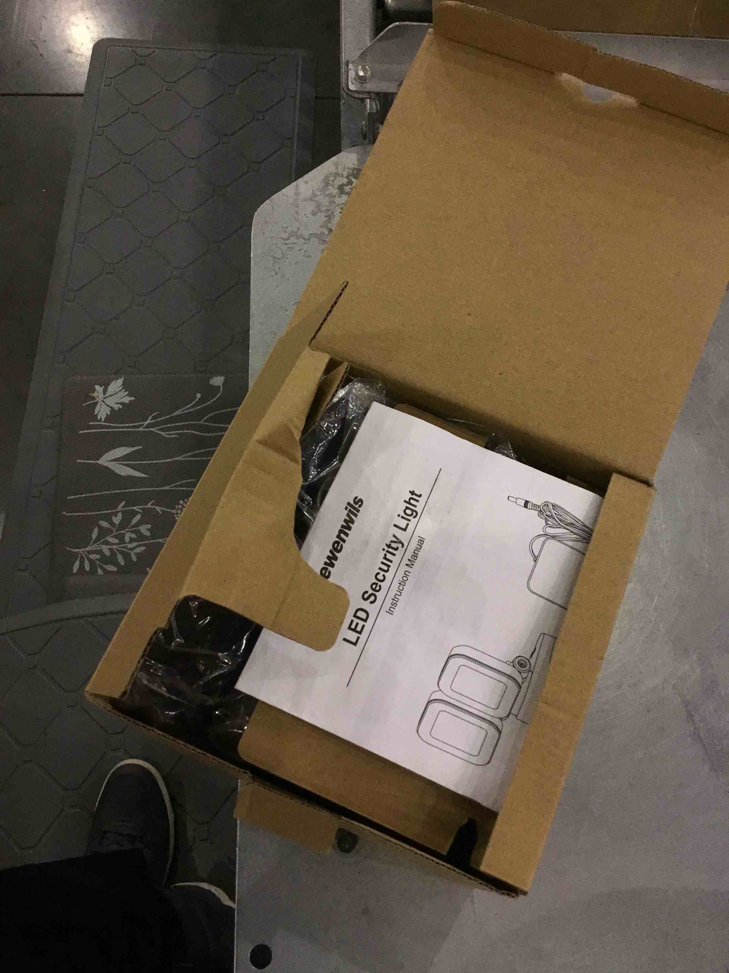 https://s3.amazonaws.com/lotting-images-prod/bidfta/EXS00901039_1700660196491.jpeg