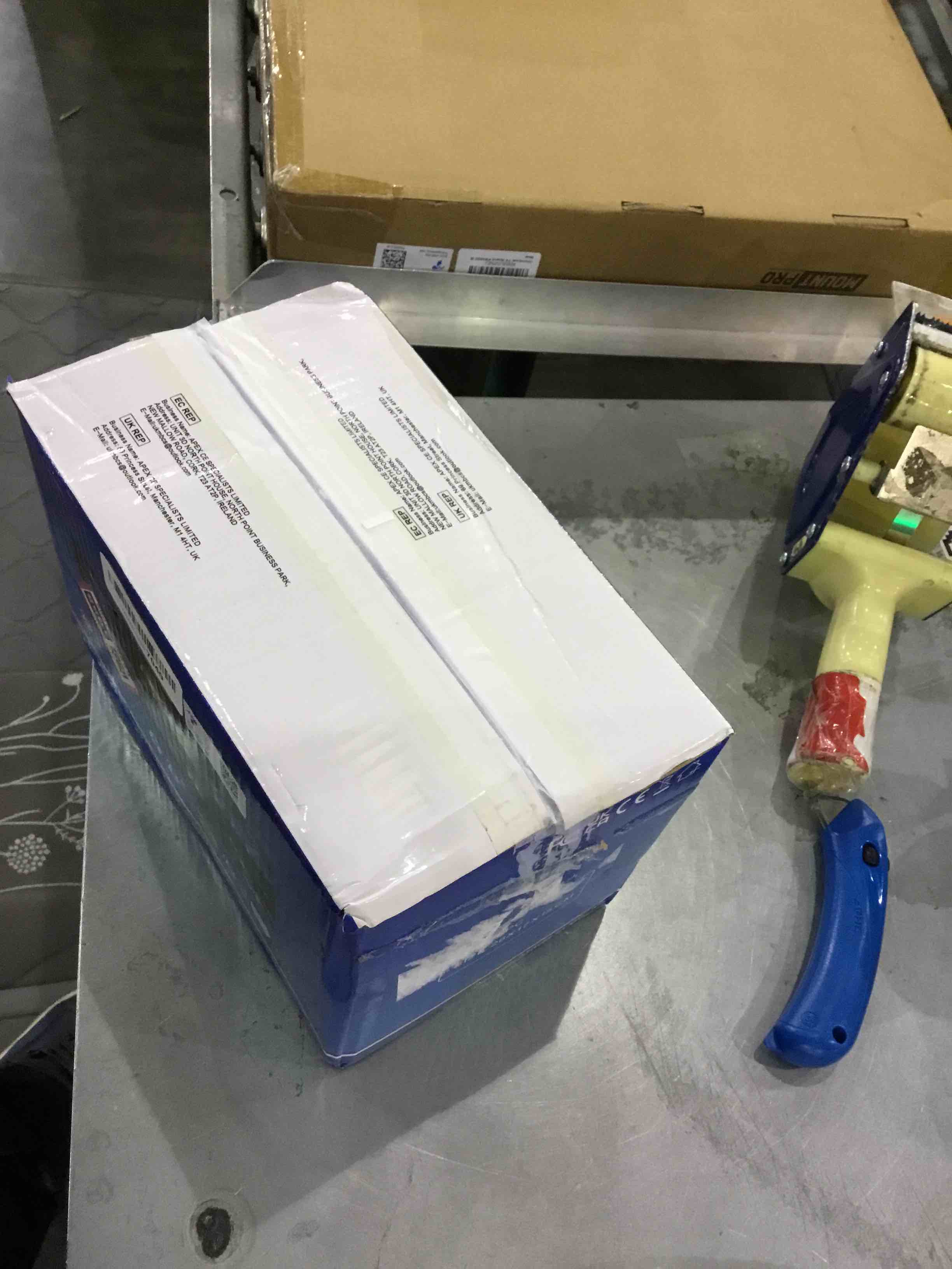 https://s3.amazonaws.com/lotting-images-prod/bidfta/EXS00901055_1700665313628.jpeg