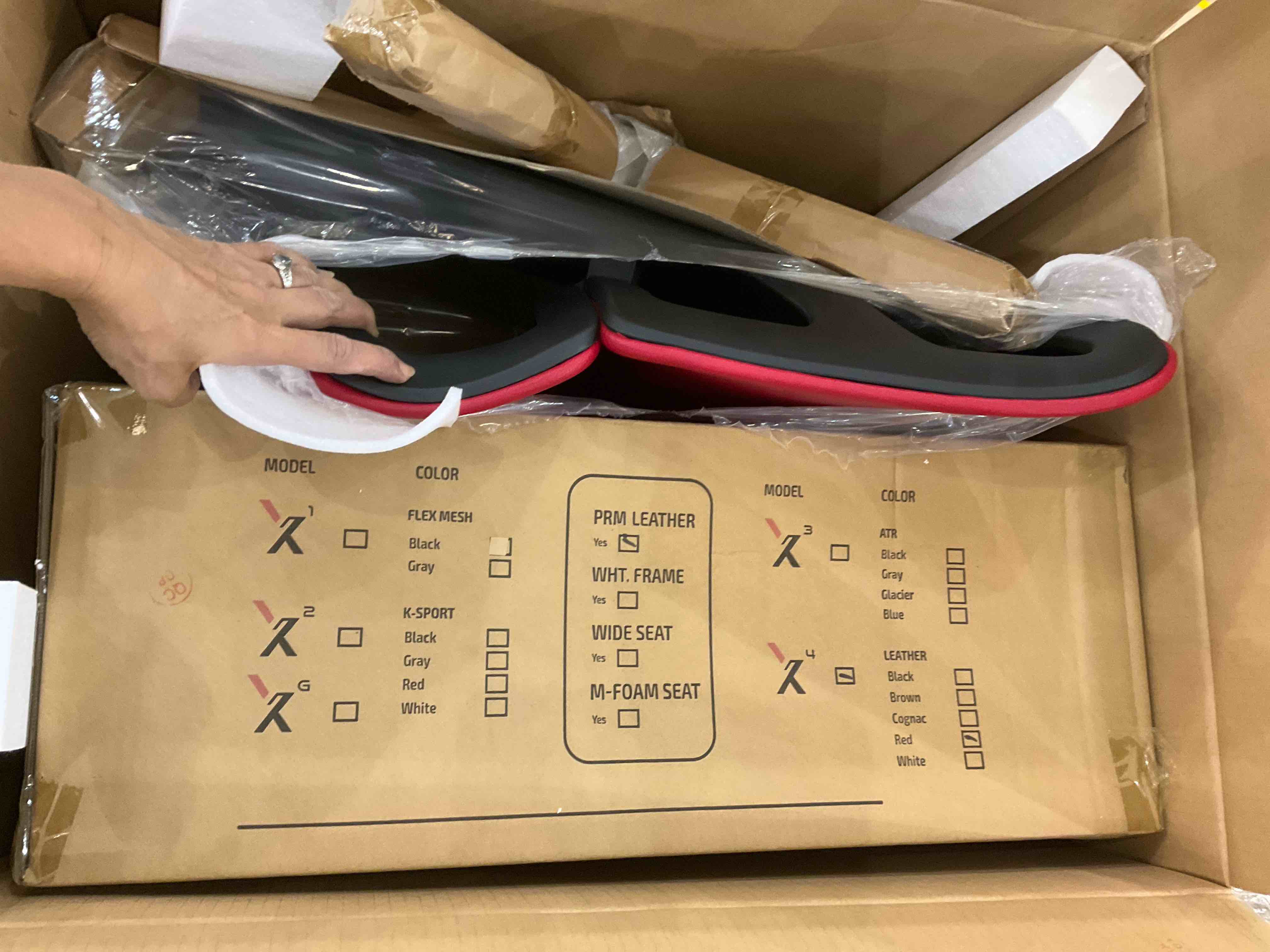 https://s3.amazonaws.com/lotting-images-prod/bidfta/EXS00902653_1700062679947.jpeg