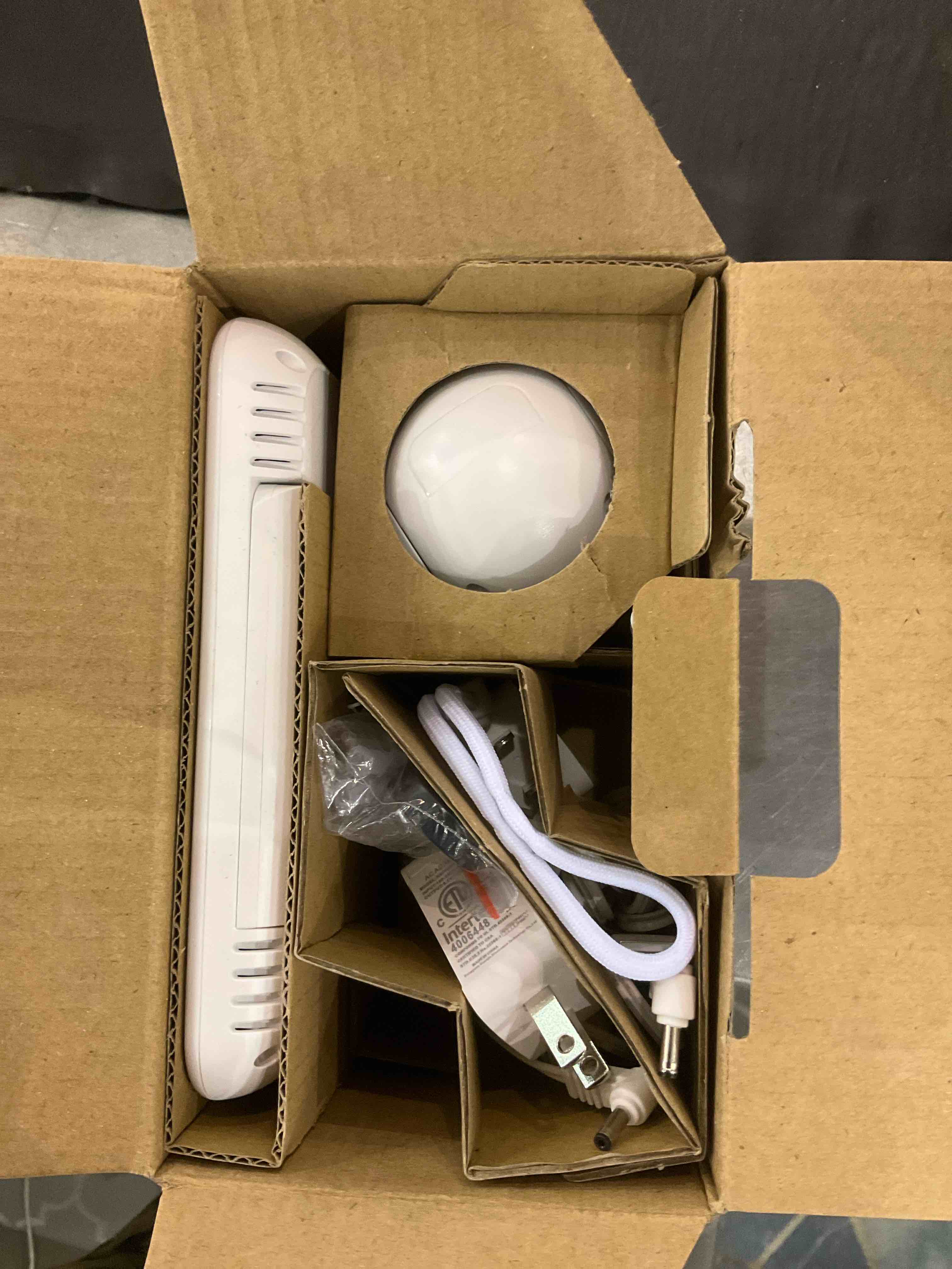 https://s3.amazonaws.com/lotting-images-prod/bidfta/EXS00903181_1700232776484.jpeg