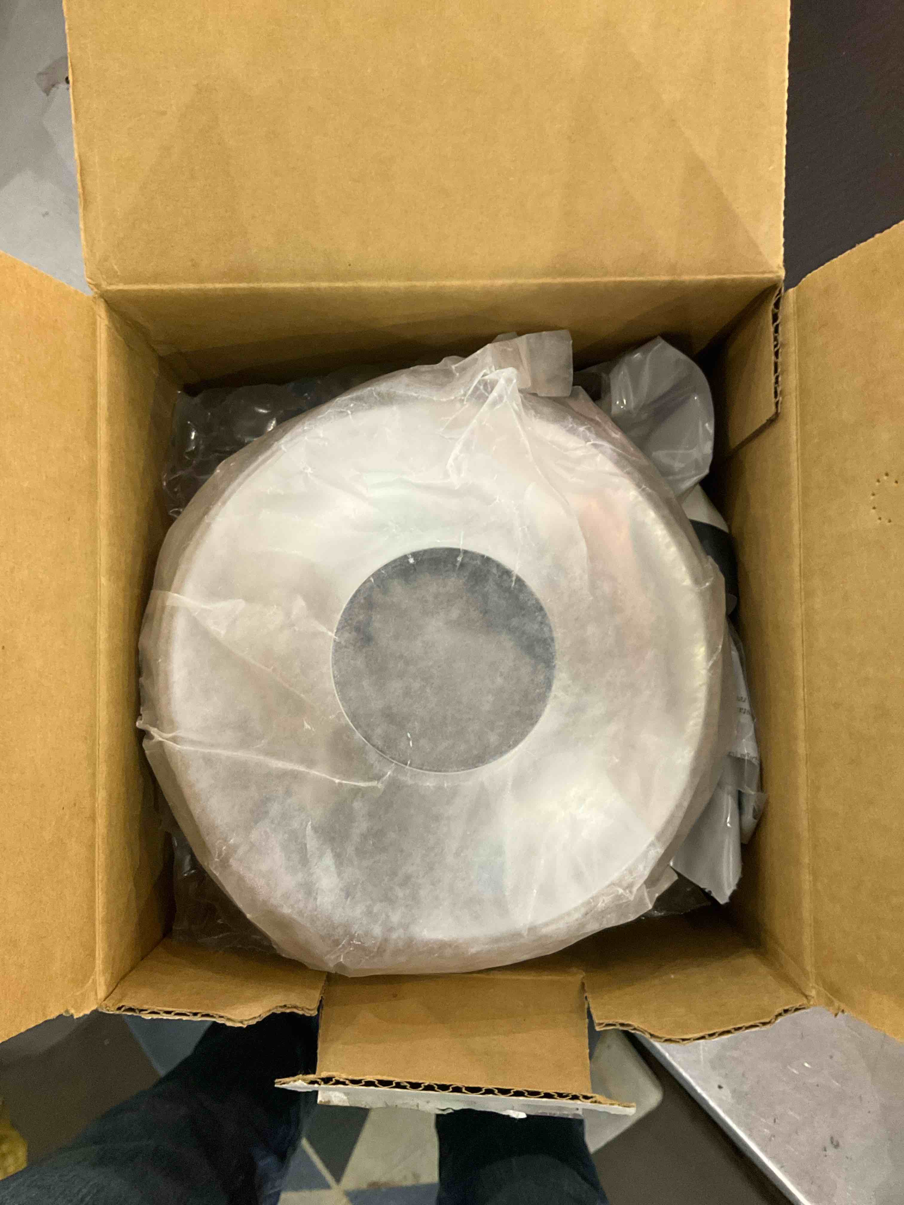 https://s3.amazonaws.com/lotting-images-prod/bidfta/EXS00903340_1700572278269.jpeg